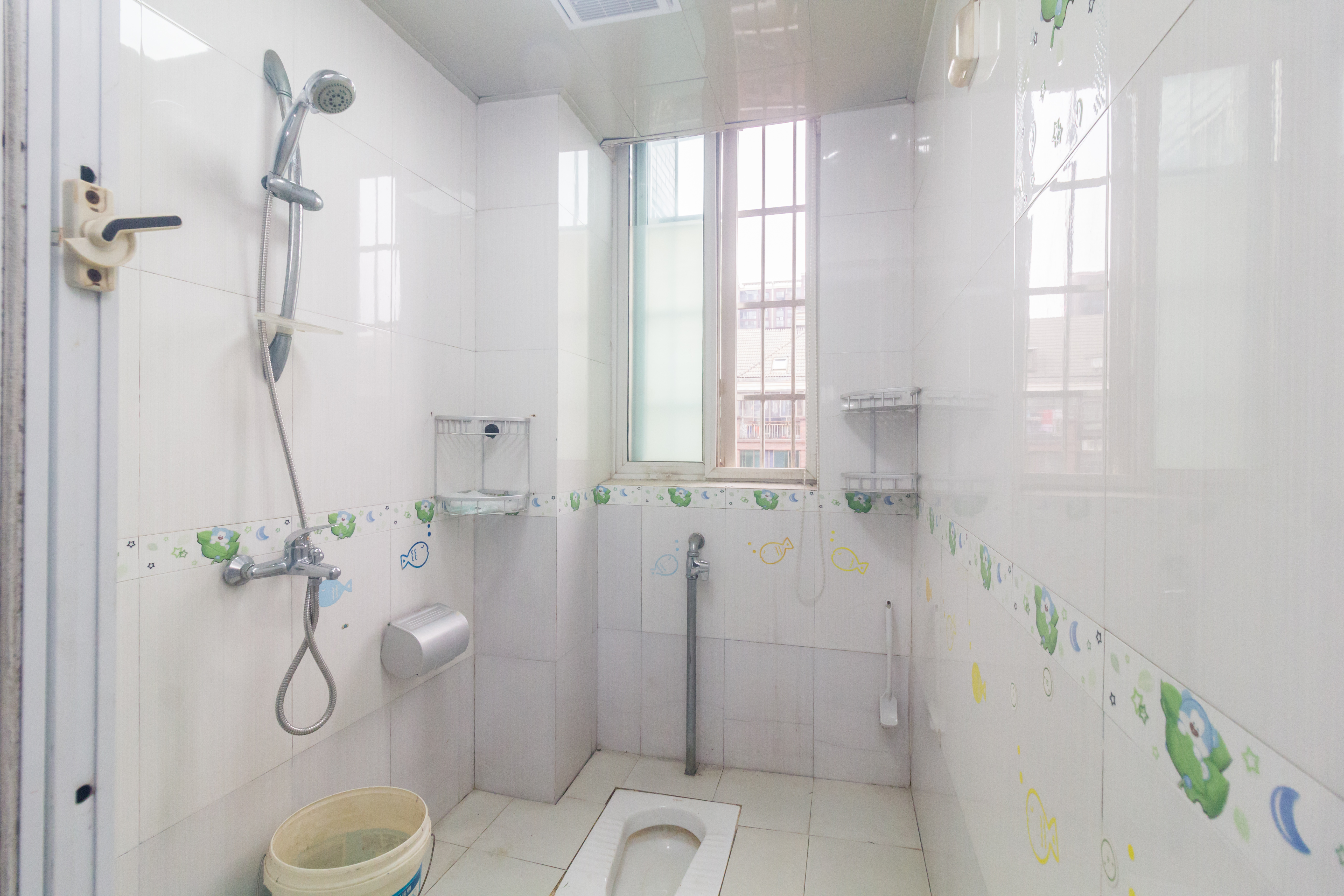 东城名苑  3室2厅2卫    62.8万卫生间