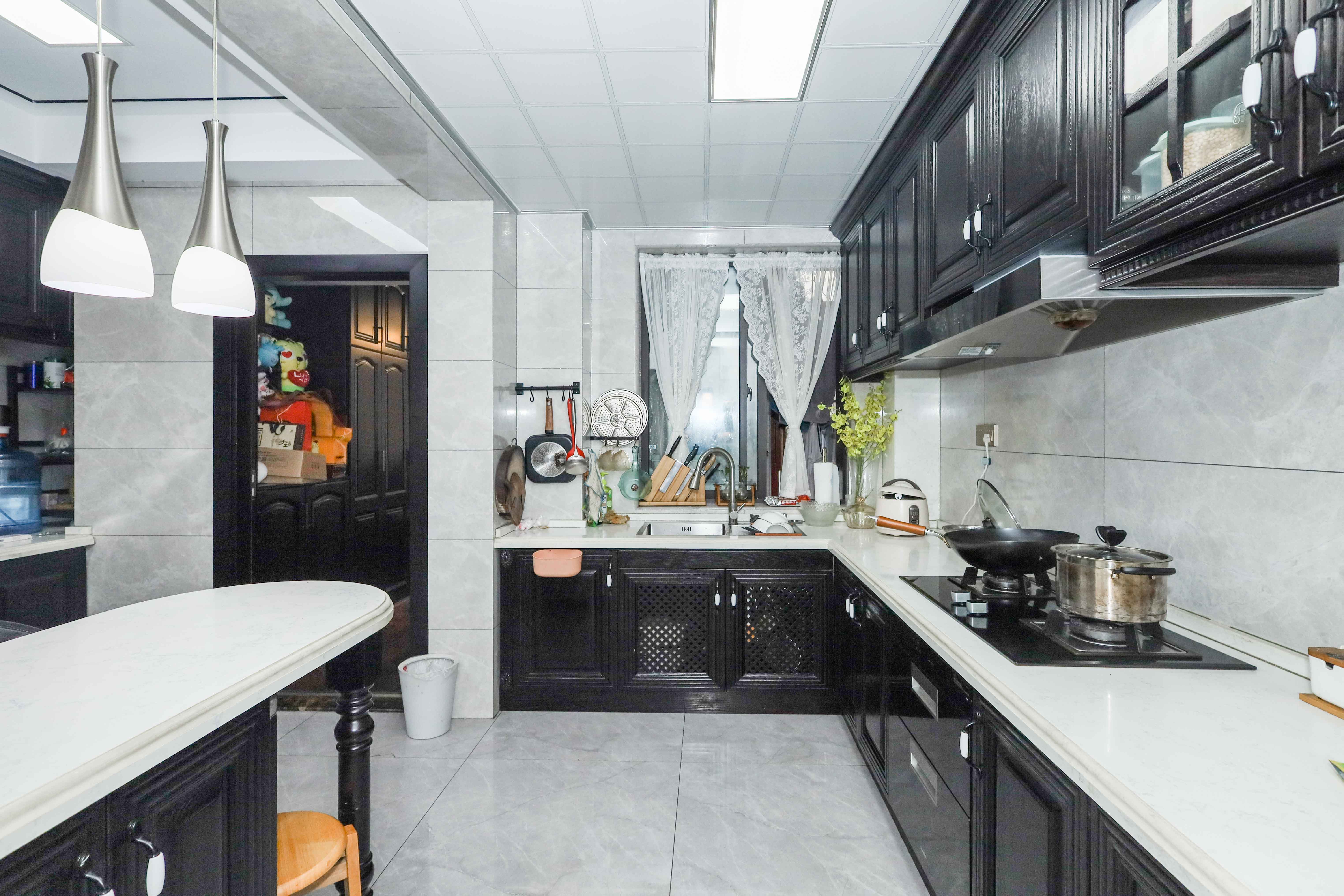 和泓梅溪四季  5室2厅1卫    280.0万厨房