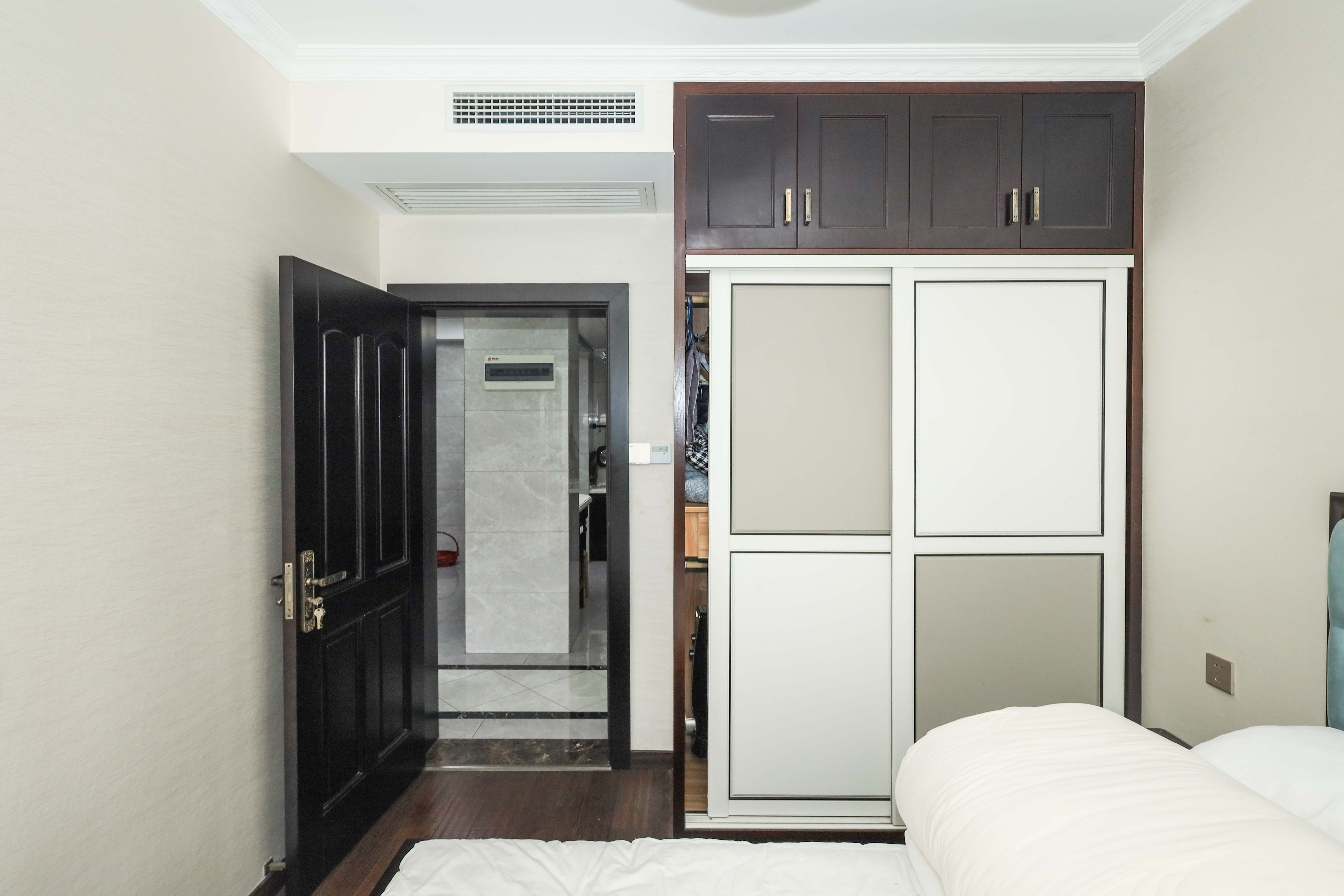 和泓梅溪四季  5室2厅1卫    280.0万卧室