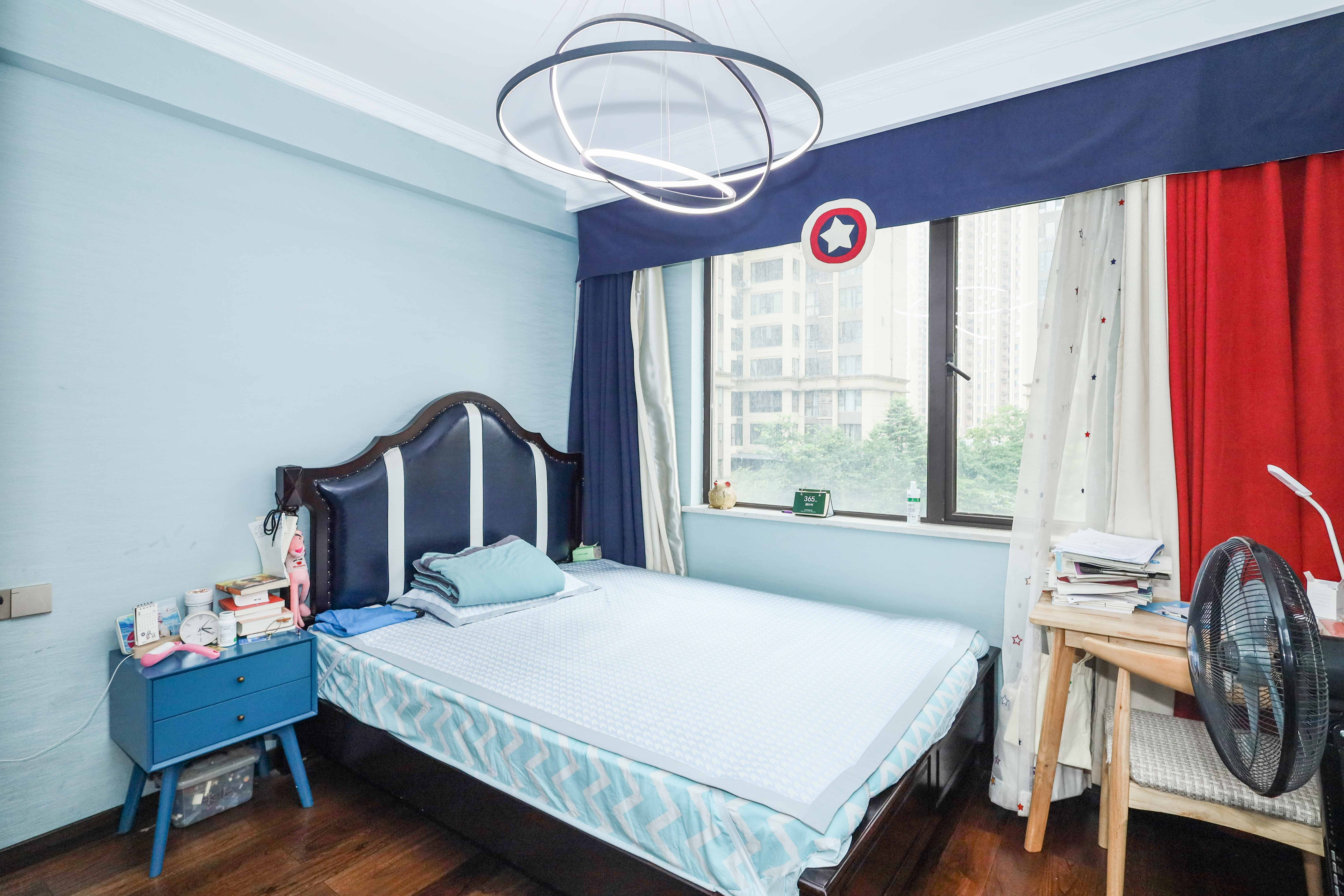 和泓梅溪四季  5室2厅1卫    280.0万卧室