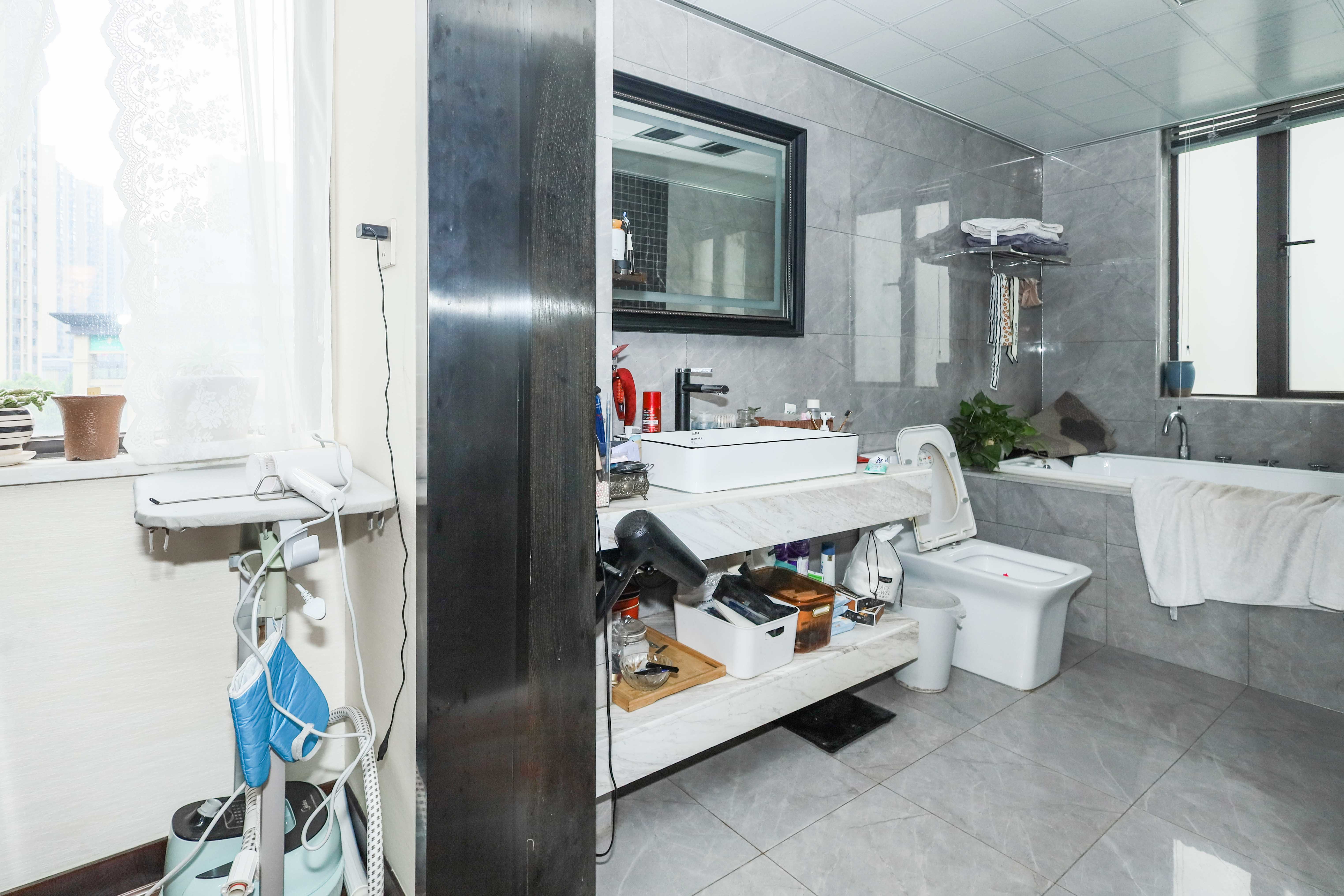 和泓梅溪四季  5室2厅1卫    280.0万卫生间