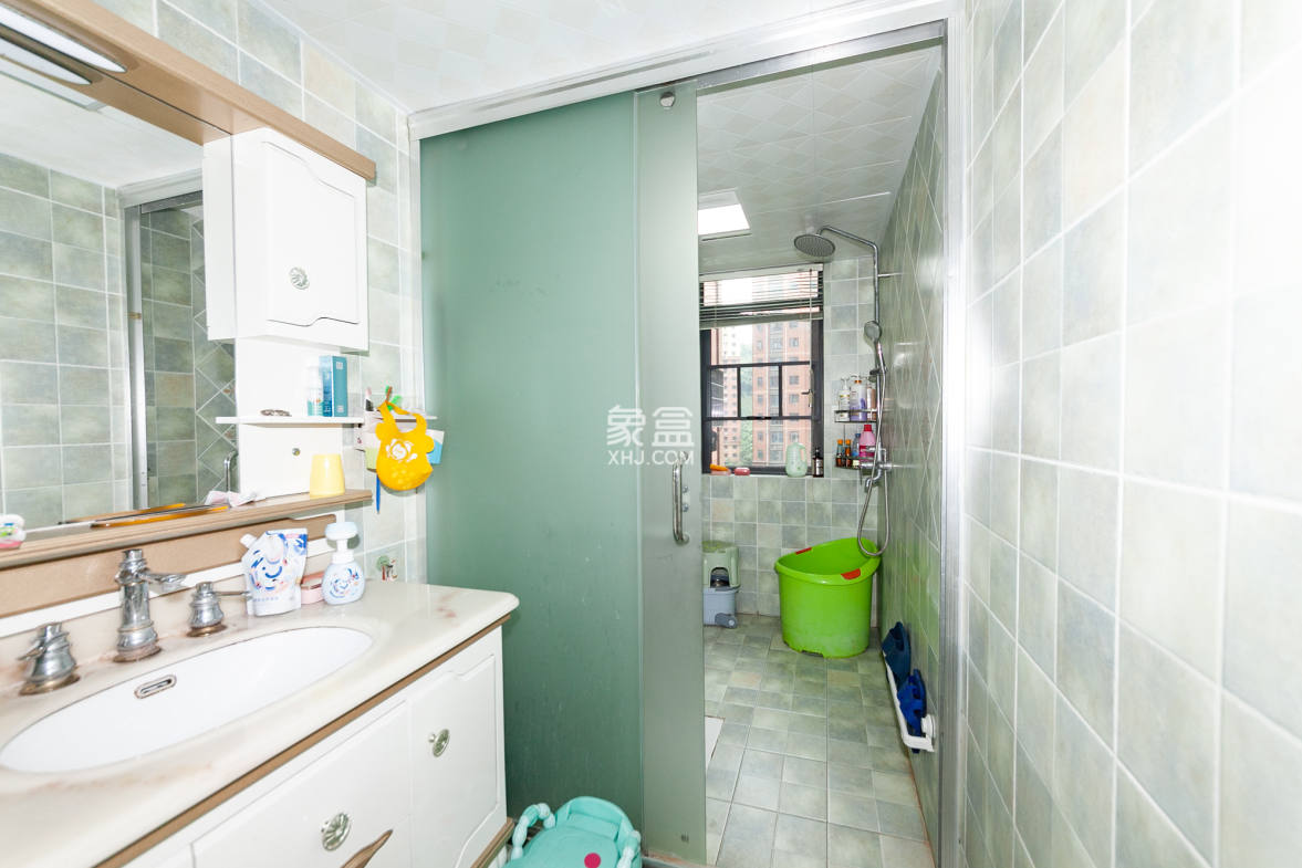 珠江东方明珠(新地东方明珠)三期 4室2厅2卫 78.0万 珠江东方明珠(新地东方明珠)三期 4室2厅2卫 78.0万其他