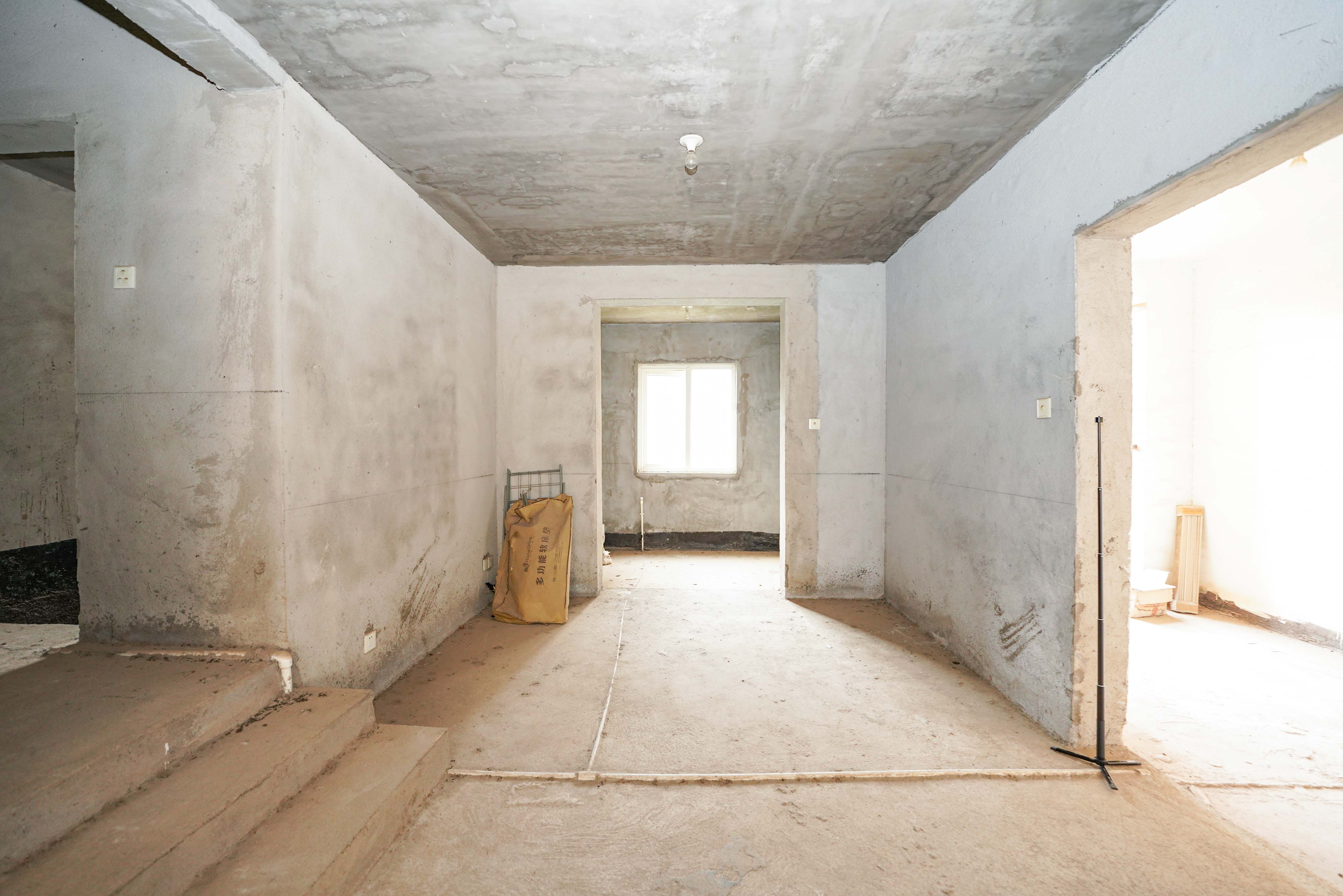 嘉华城（一期）  3室2厅2卫    131.0万客厅