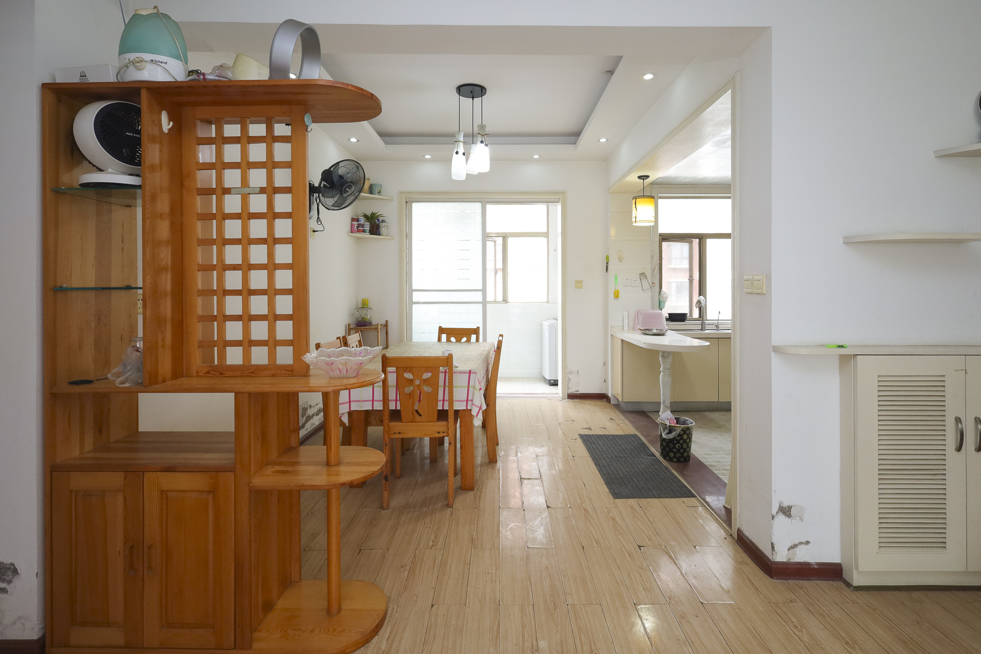 西岸润泽府 3室2厅2卫 150.0万 西岸润泽府 3室2厅2卫 150.0万客厅