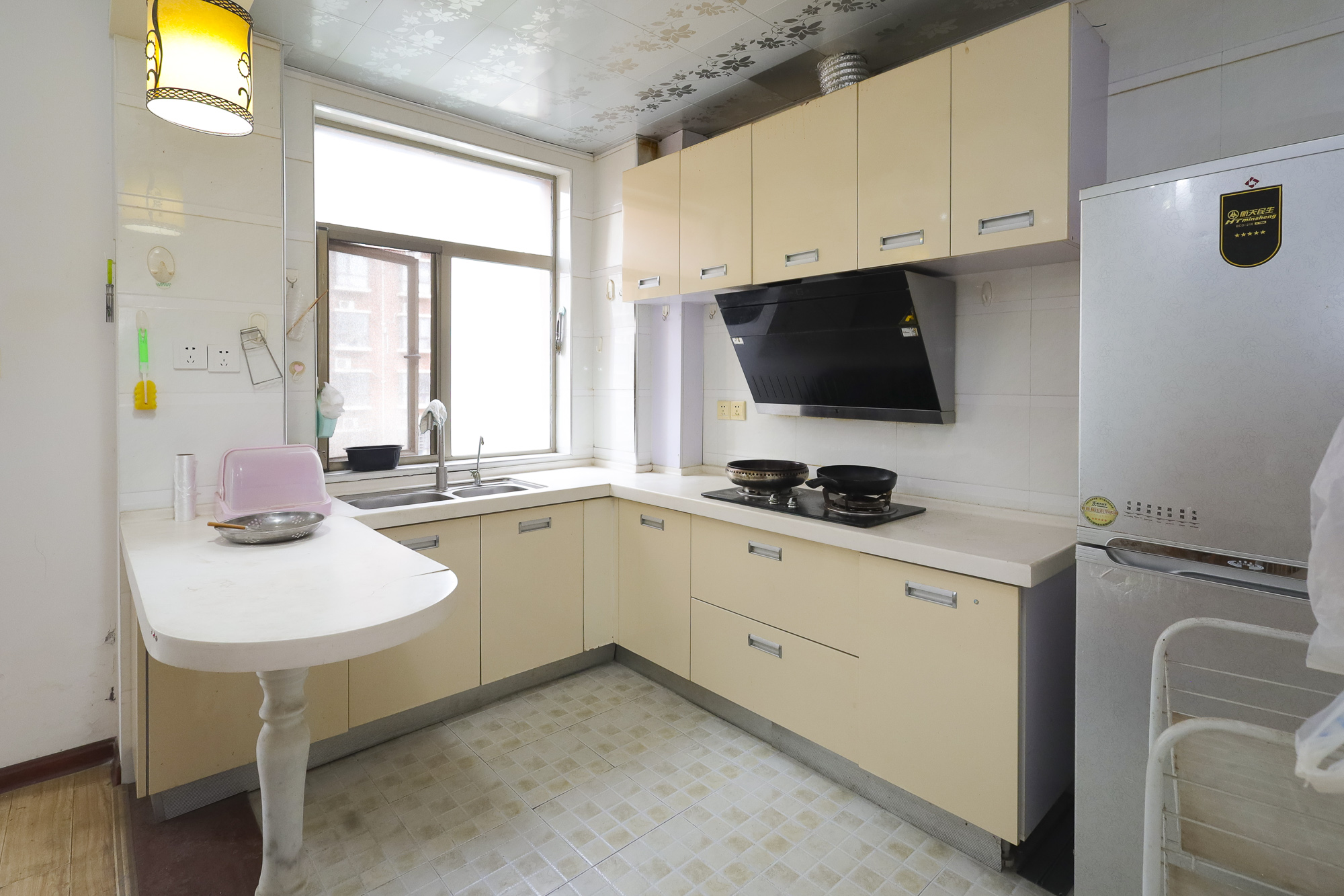 西岸润泽府 3室2厅2卫 150.0万 西岸润泽府 3室2厅2卫 150.0万厨房