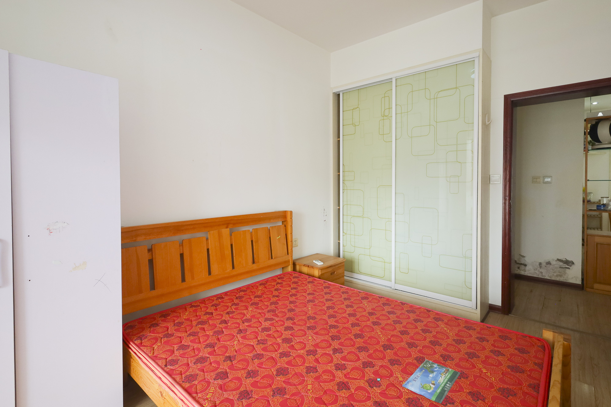 西岸润泽府 3室2厅2卫 150.0万 西岸润泽府 3室2厅2卫 150.0万卧室