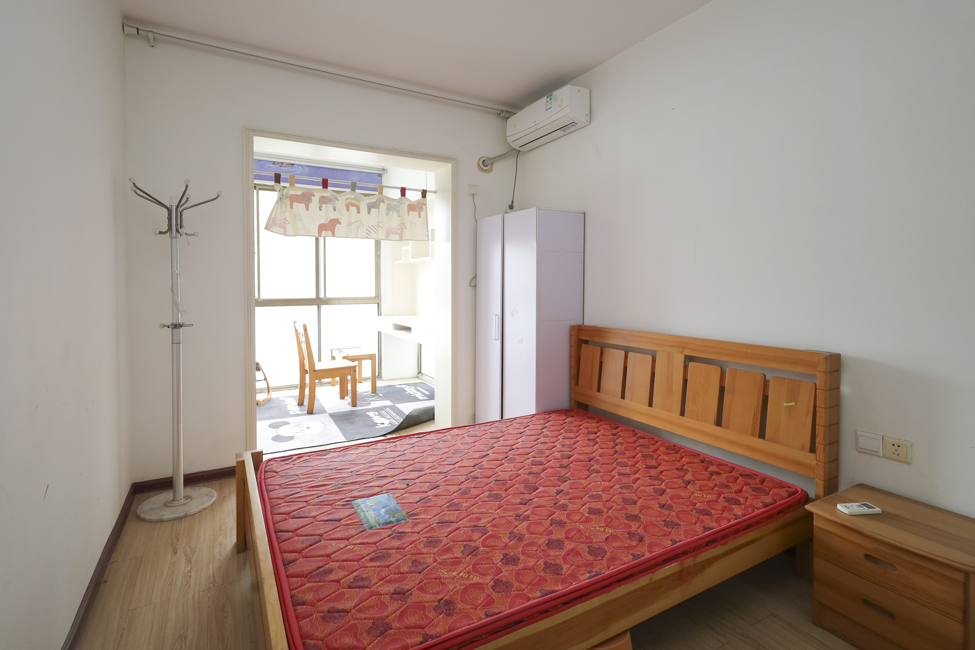 西岸润泽府 3室2厅2卫 150.0万 西岸润泽府 3室2厅2卫 150.0万卧室