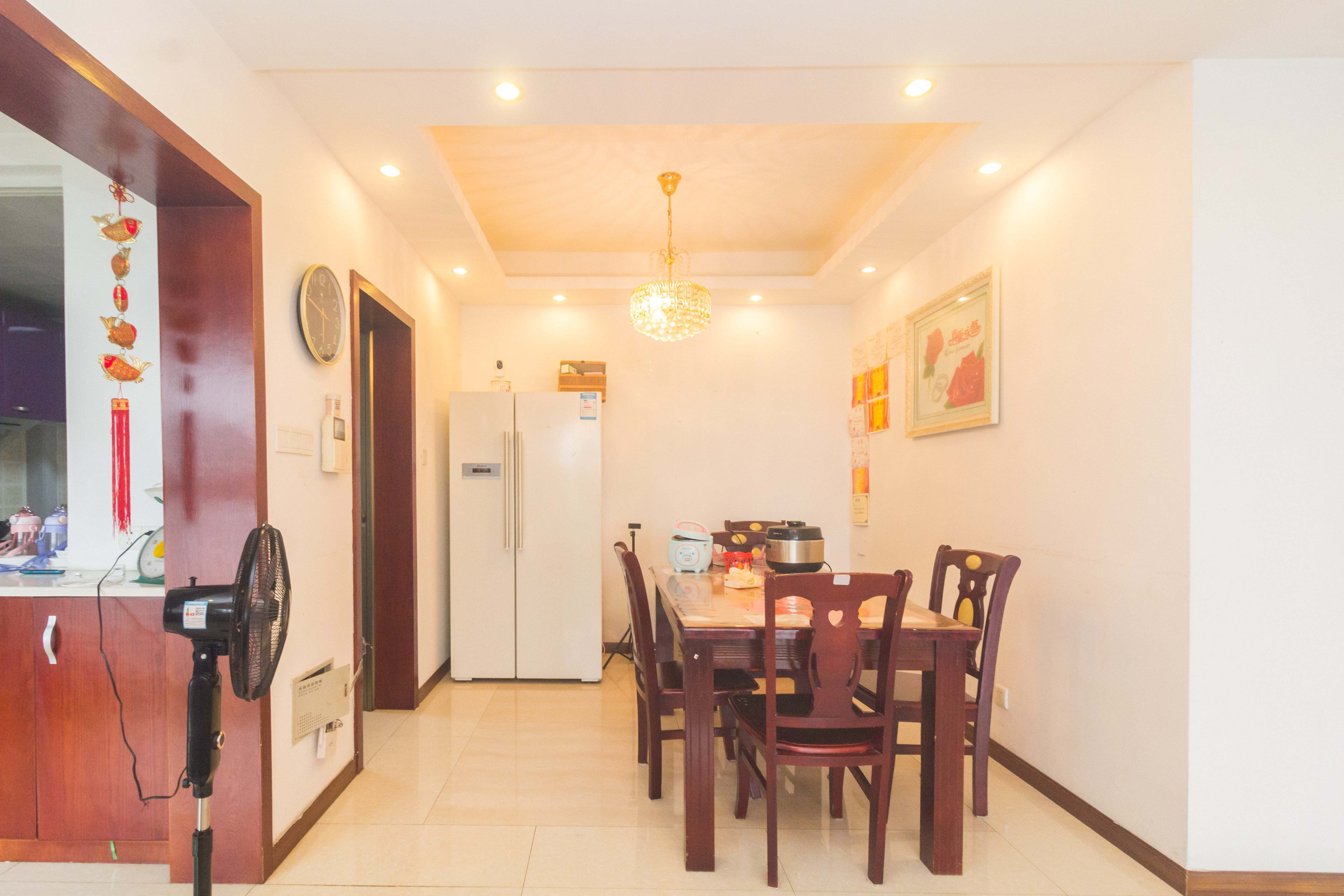 东门尚苑 3室2厅2卫 77.88万 东门尚苑 3室2厅2卫 77.88万客厅