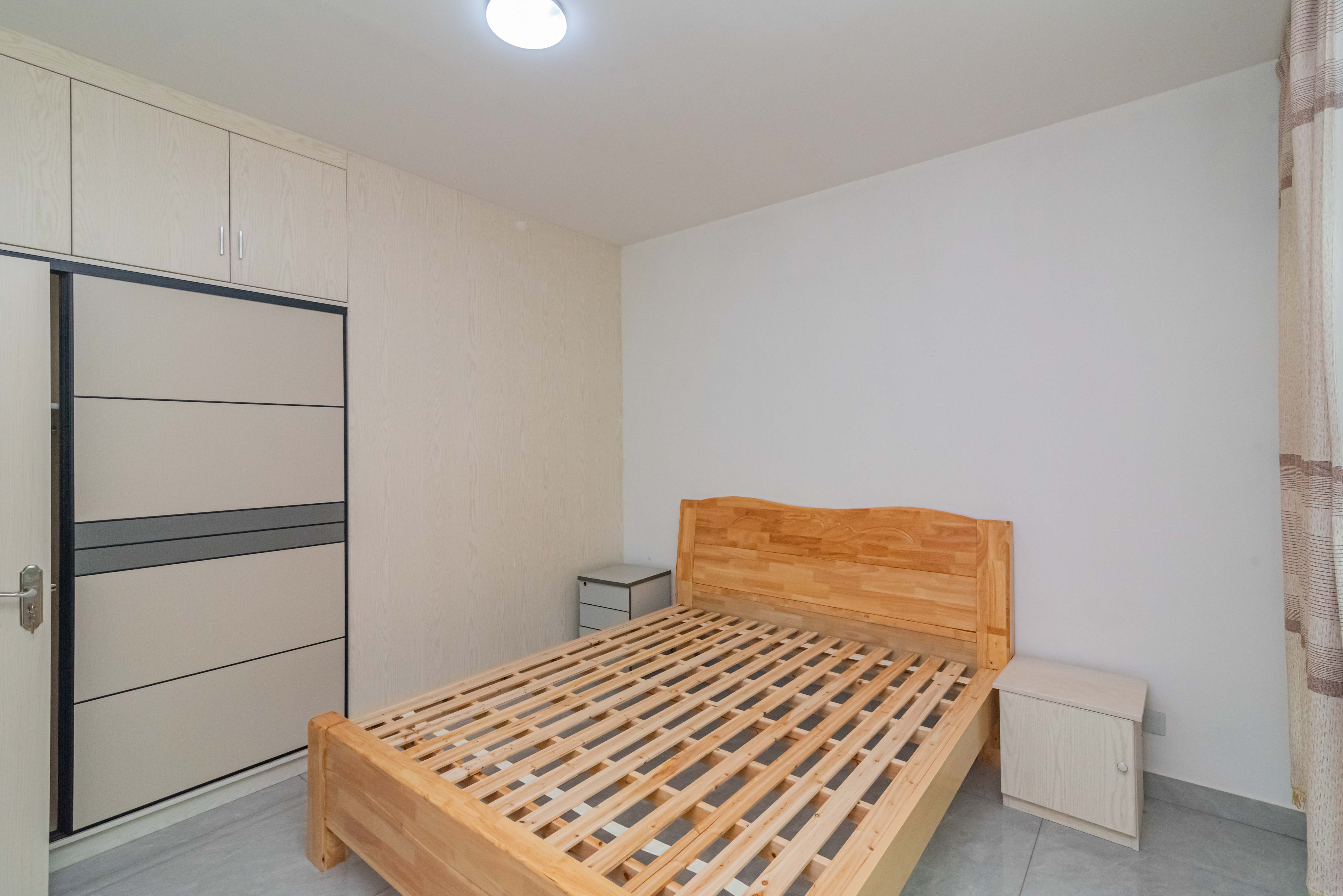 雍景园  2室1厅1卫   110.00万卧室