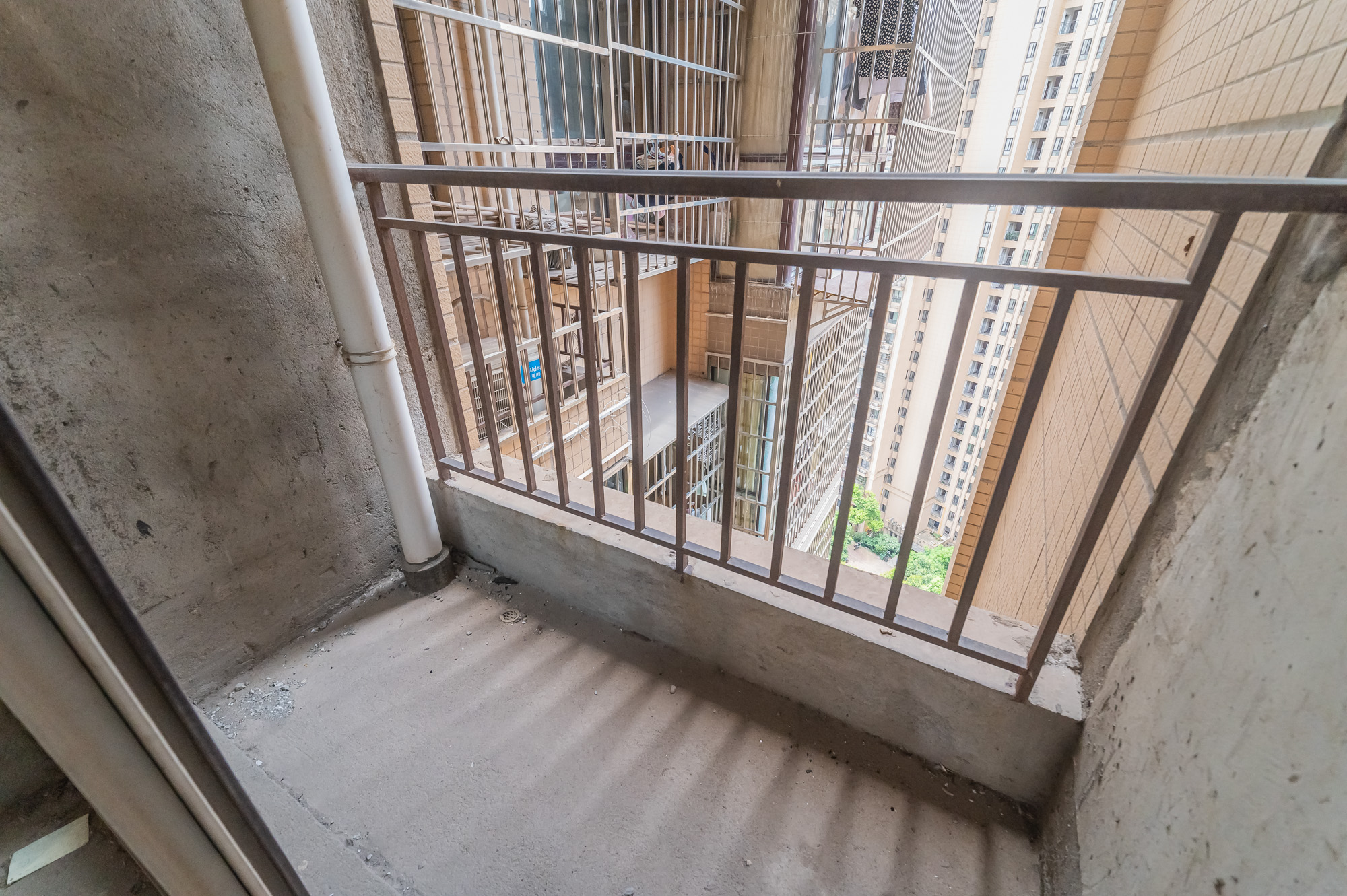 爱琴海岸 3室2厅2卫 100.0万 爱琴海岸 3室2厅2卫 100.0万阳台