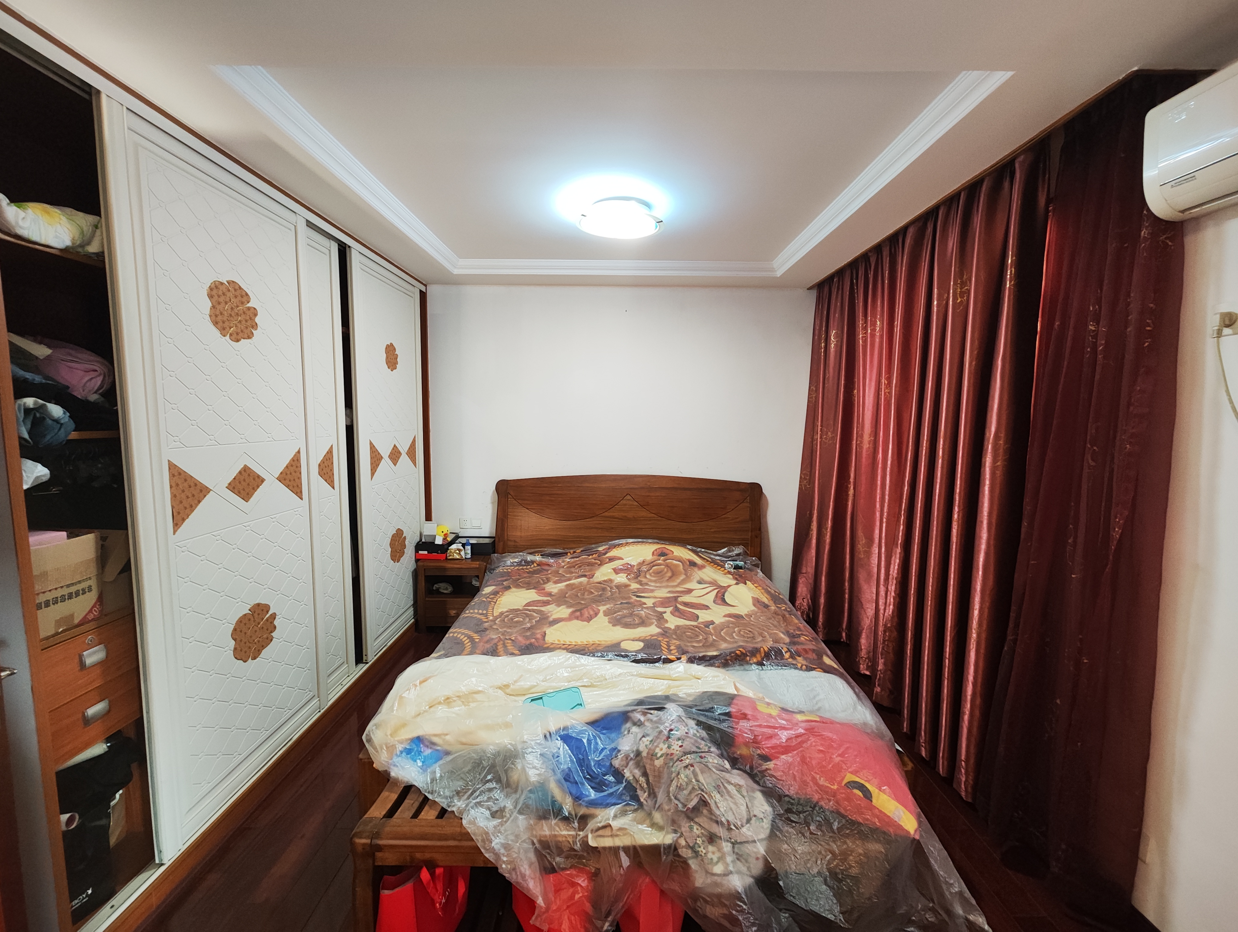 流金岁月-华晨国际 4室2厅3卫 138.0万 流金岁月-华晨国际 4室2厅3卫 138.0万室内图