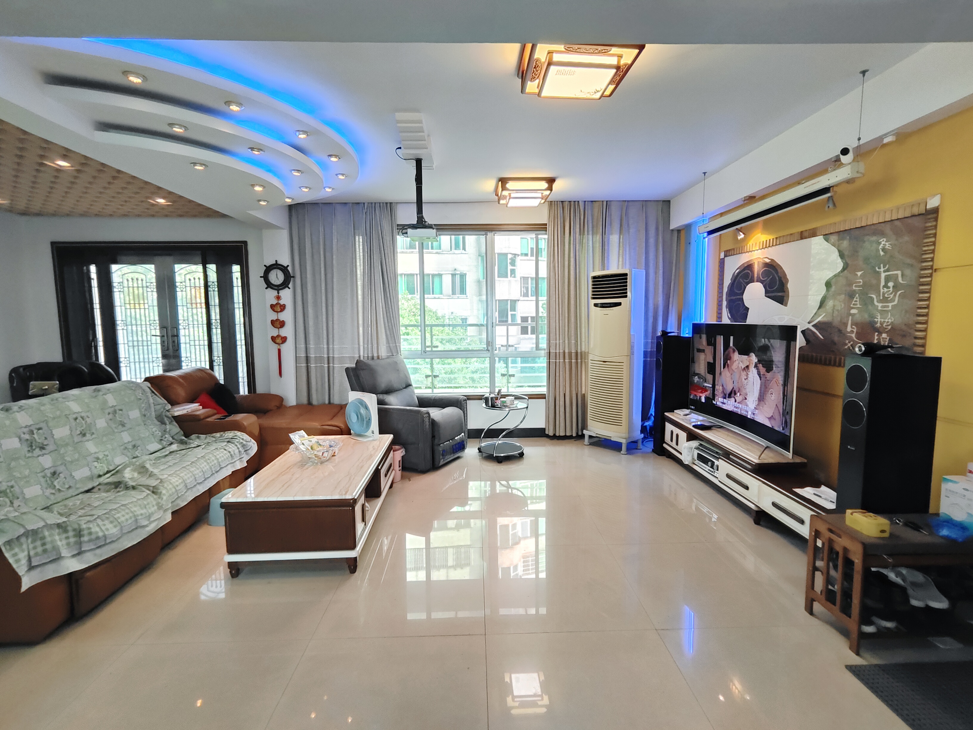 四季花园  5室2厅3卫    60.0万 四季花园  5室2厅3卫    60.0万室内图