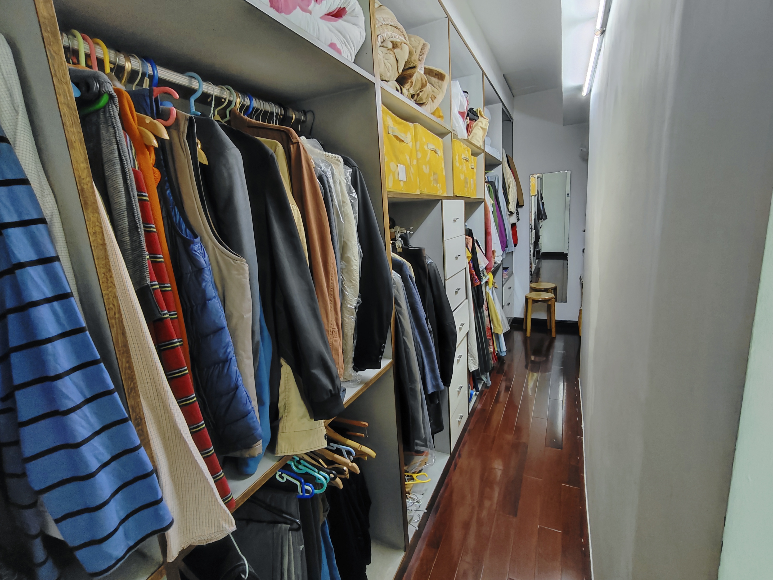 四季花园  5室2厅3卫    60.0万 四季花园  5室2厅3卫    60.0万室内图