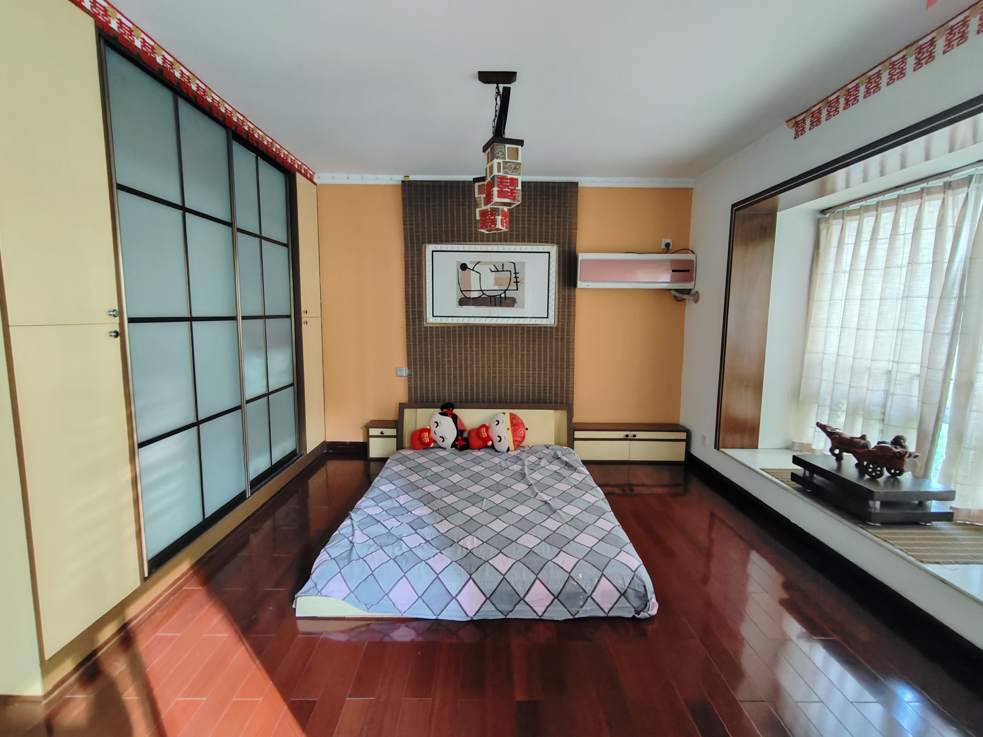 四季花园  5室2厅3卫    60.0万 四季花园  5室2厅3卫    60.0万室内图