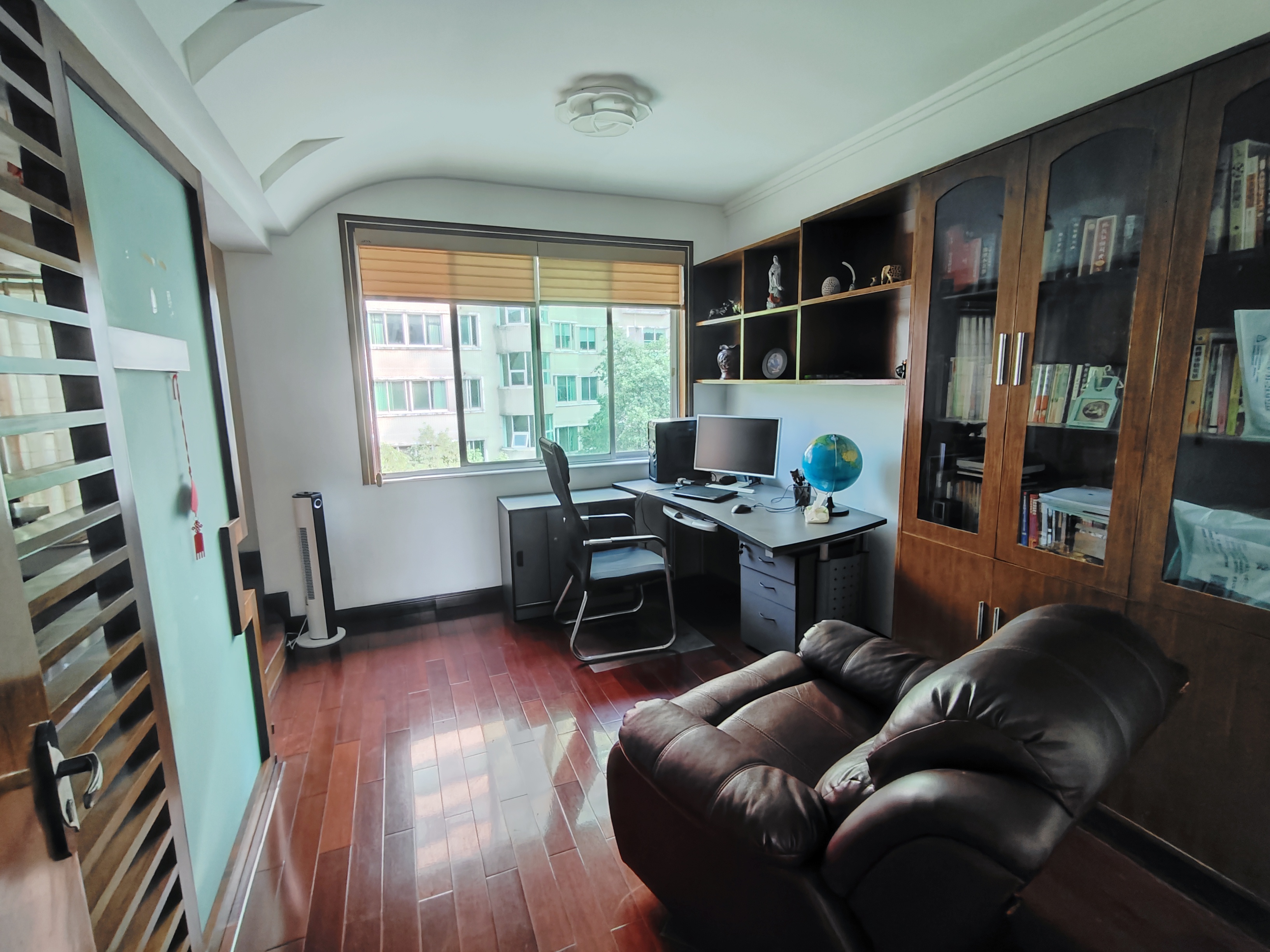 四季花园  5室2厅3卫    60.0万 四季花园  5室2厅3卫    60.0万室内图