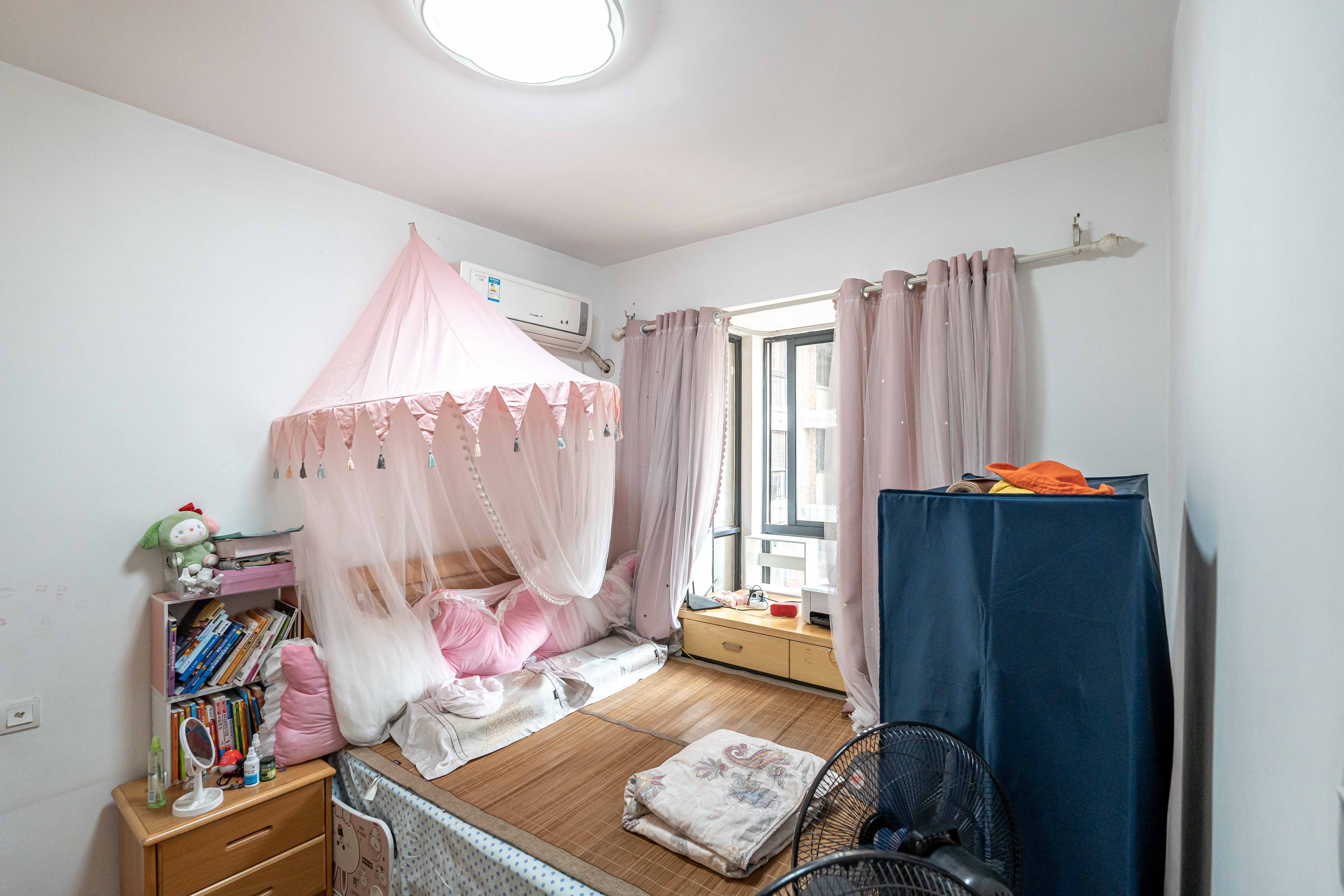 海拔东方  2室2厅2卫    92.7万 海拔东方  2室2厅2卫    92.7万卧室