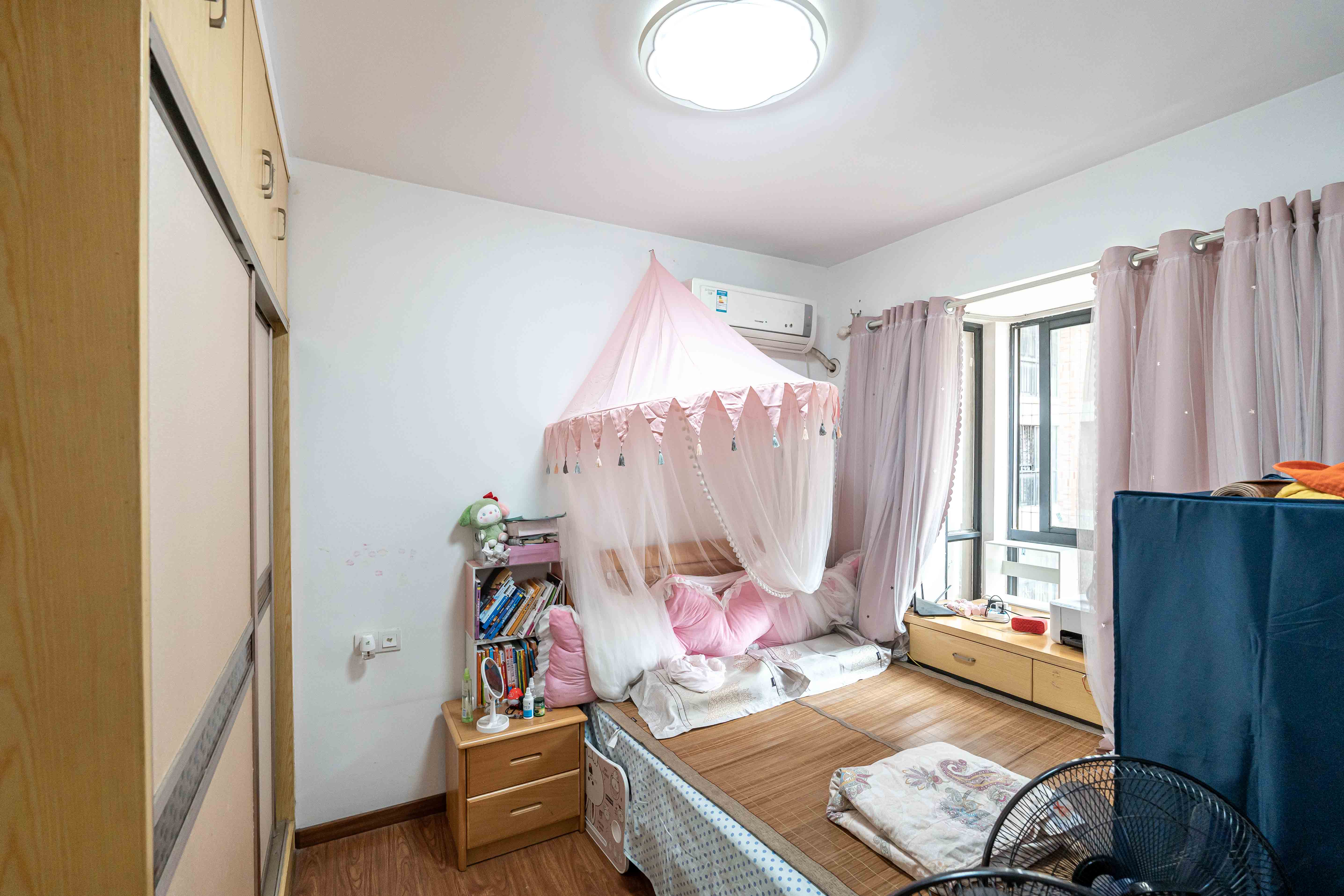 海拔东方  2室2厅2卫    92.7万 海拔东方  2室2厅2卫    92.7万卧室