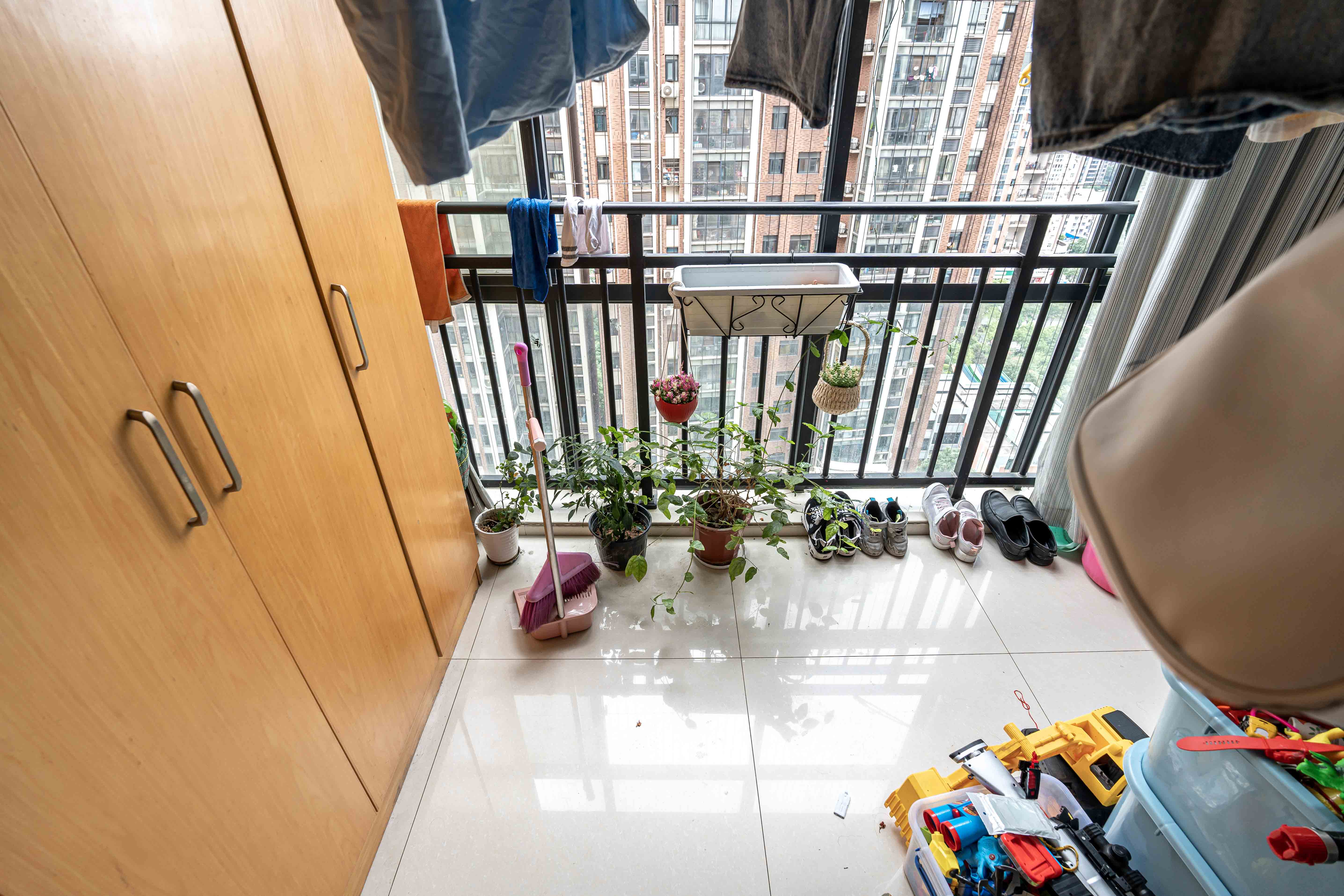 海拔东方  2室2厅2卫    92.7万 海拔东方  2室2厅2卫    92.7万阳台