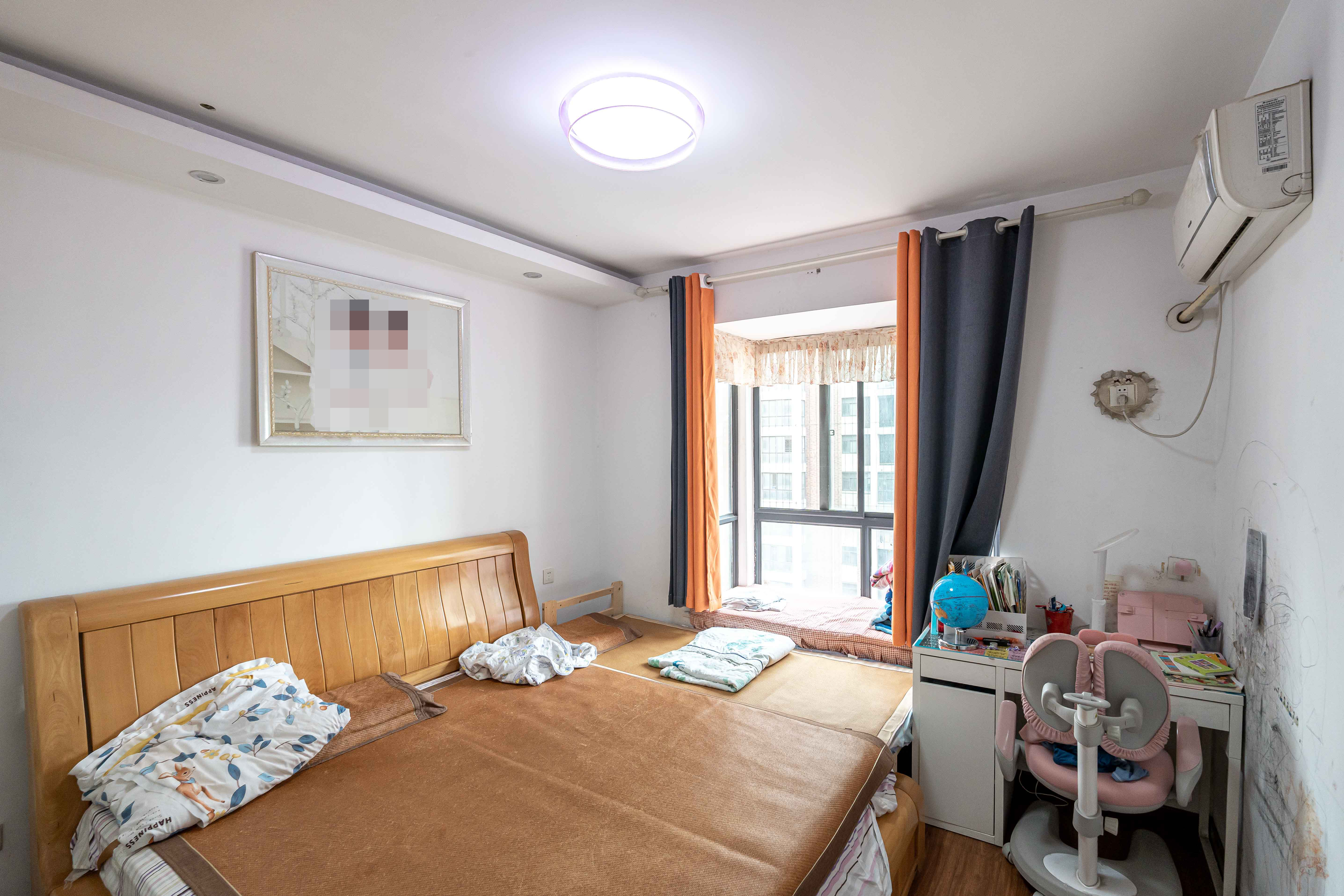 海拔东方  2室2厅2卫    92.7万 海拔东方  2室2厅2卫    92.7万卧室