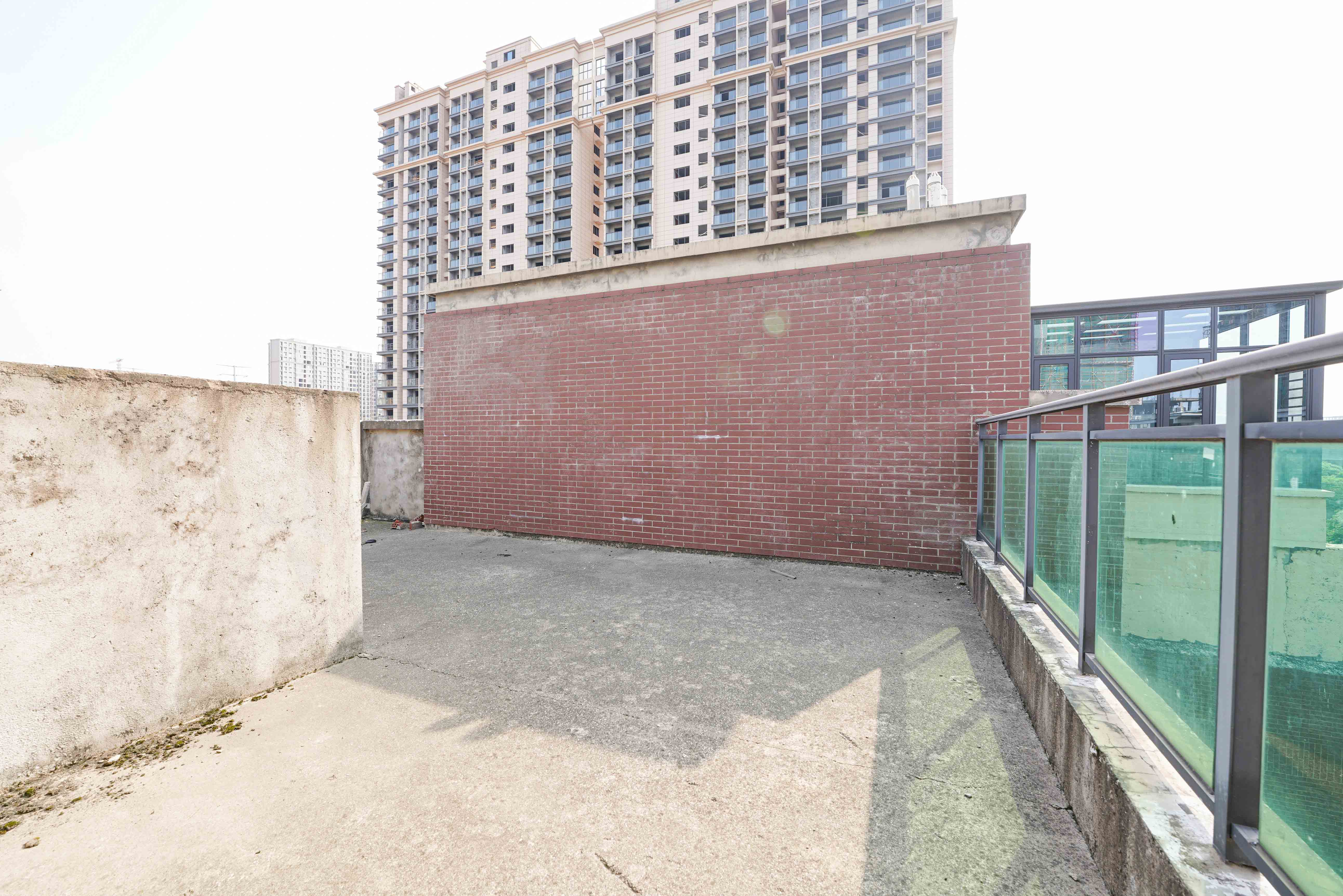 海伦堡爱ME城市  5室3厅4卫   218.00万阳台D