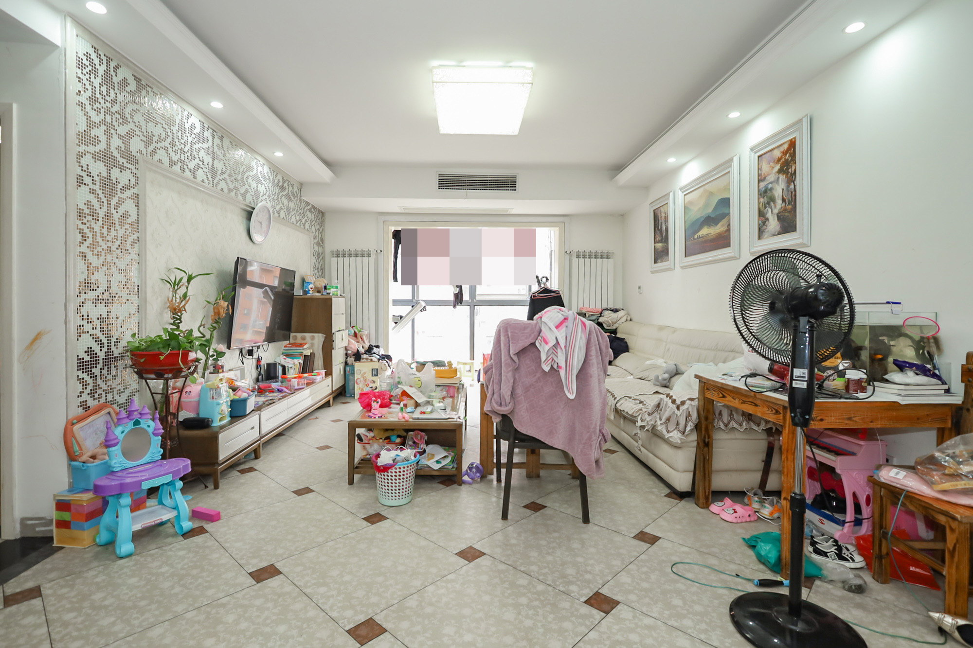 联美品格  4室2厅2卫   136.00万