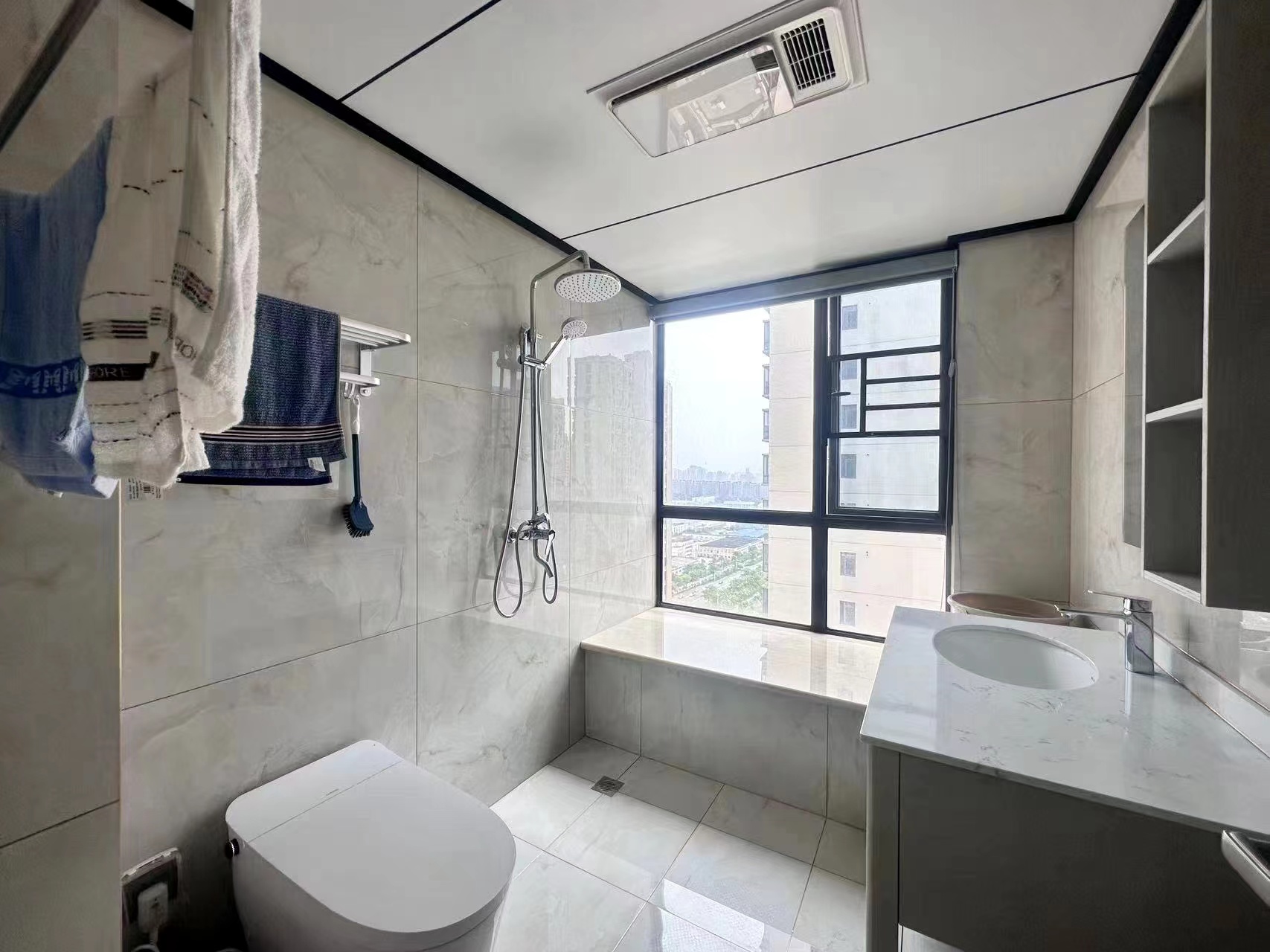 山水洲城华晨第一城 3室2厅2卫 115.0万 山水洲城华晨第一城 3室2厅2卫 115.0万室内图