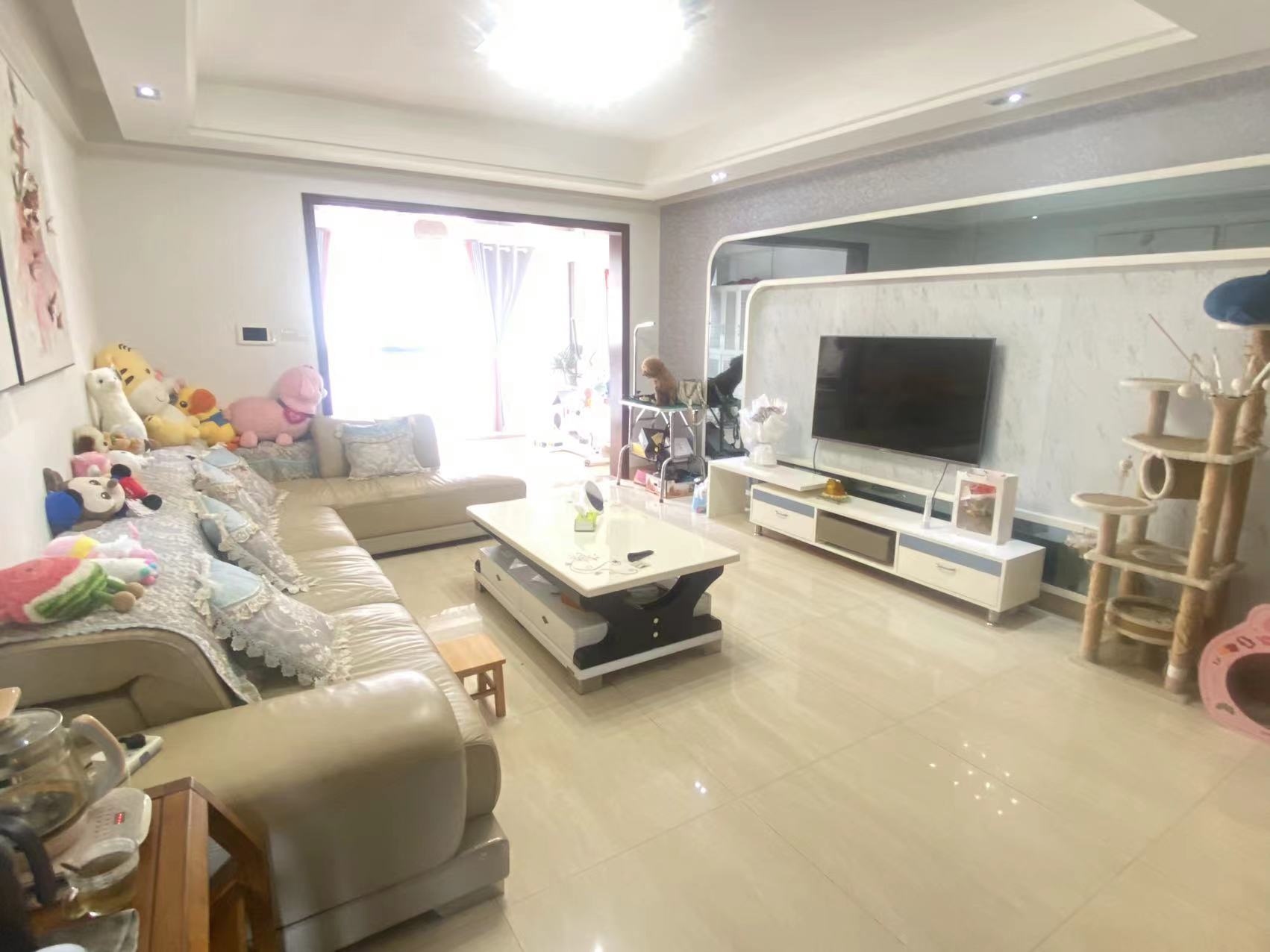 建鑫二期  3室2厅2卫    65.0万 建鑫二期  3室2厅2卫    65.0万客厅