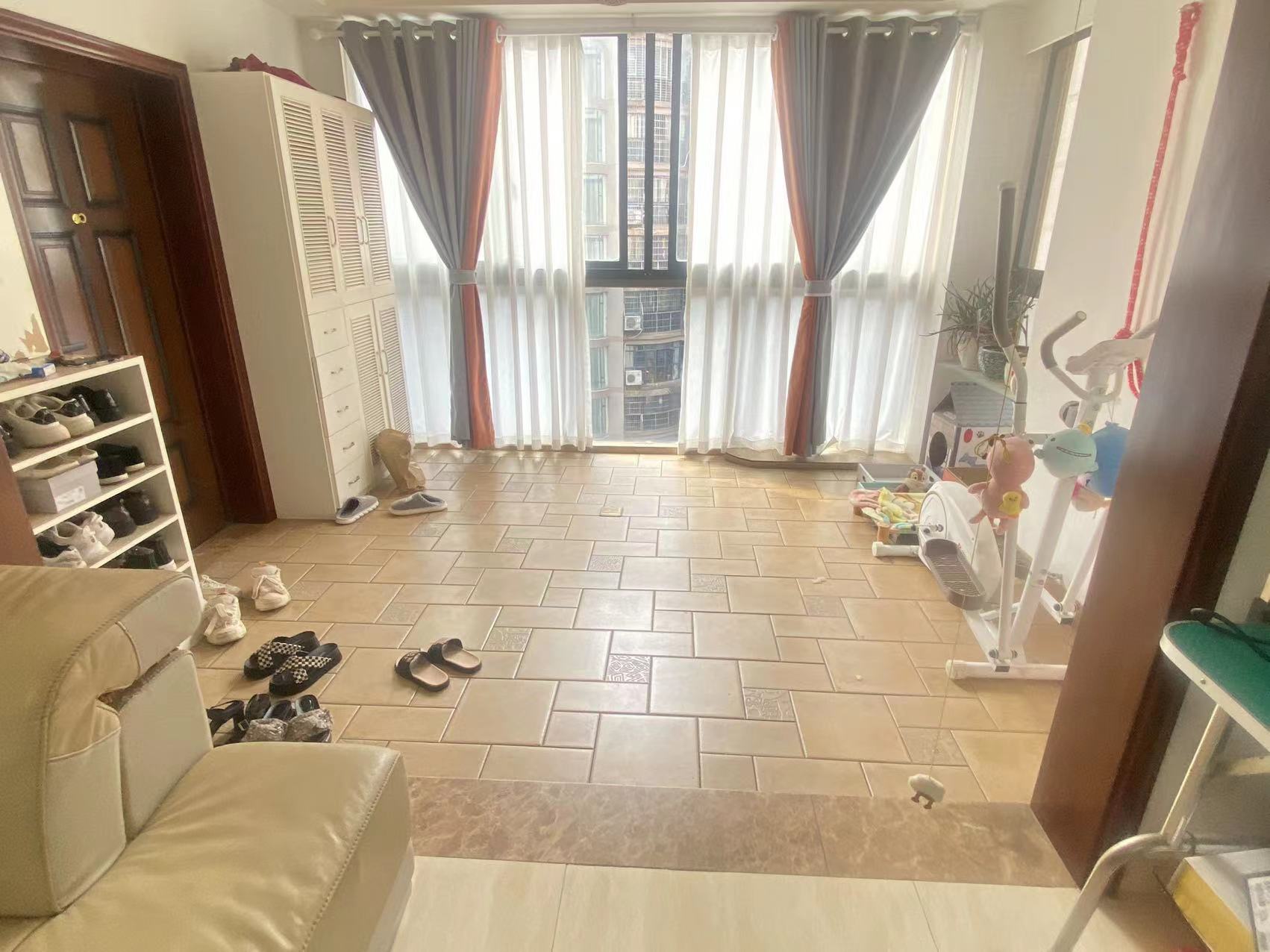 建鑫二期  3室2厅2卫    65.0万 建鑫二期  3室2厅2卫    65.0万客厅