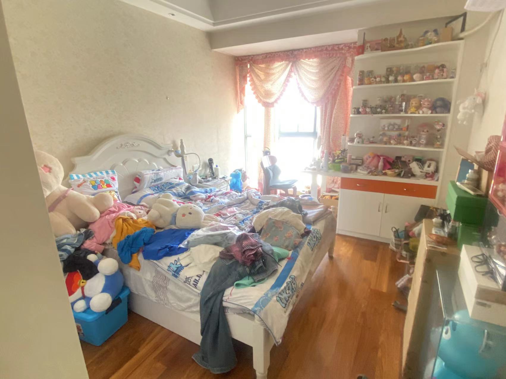 建鑫二期  3室2厅2卫    65.0万 建鑫二期  3室2厅2卫    65.0万客厅