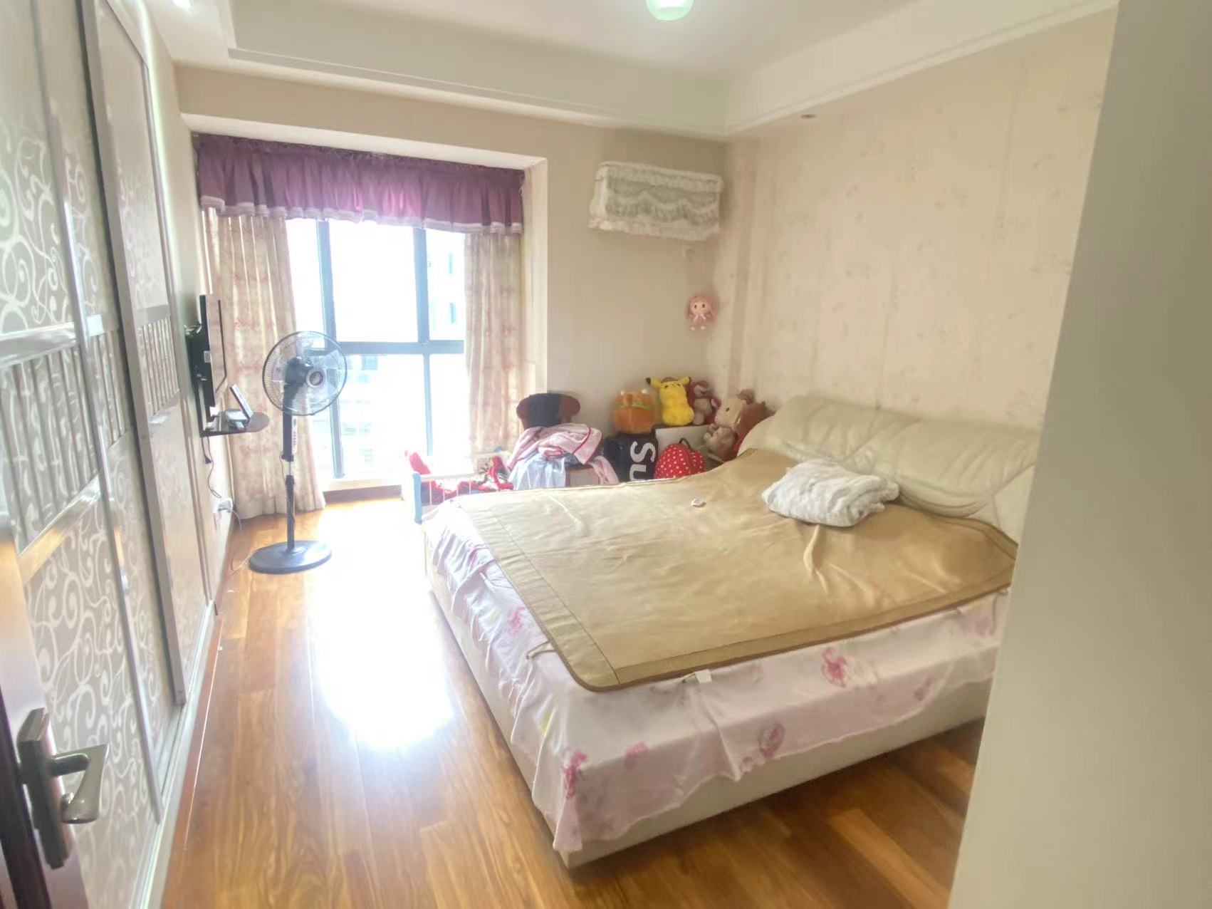 建鑫二期  3室2厅2卫    65.0万 建鑫二期  3室2厅2卫    65.0万客厅