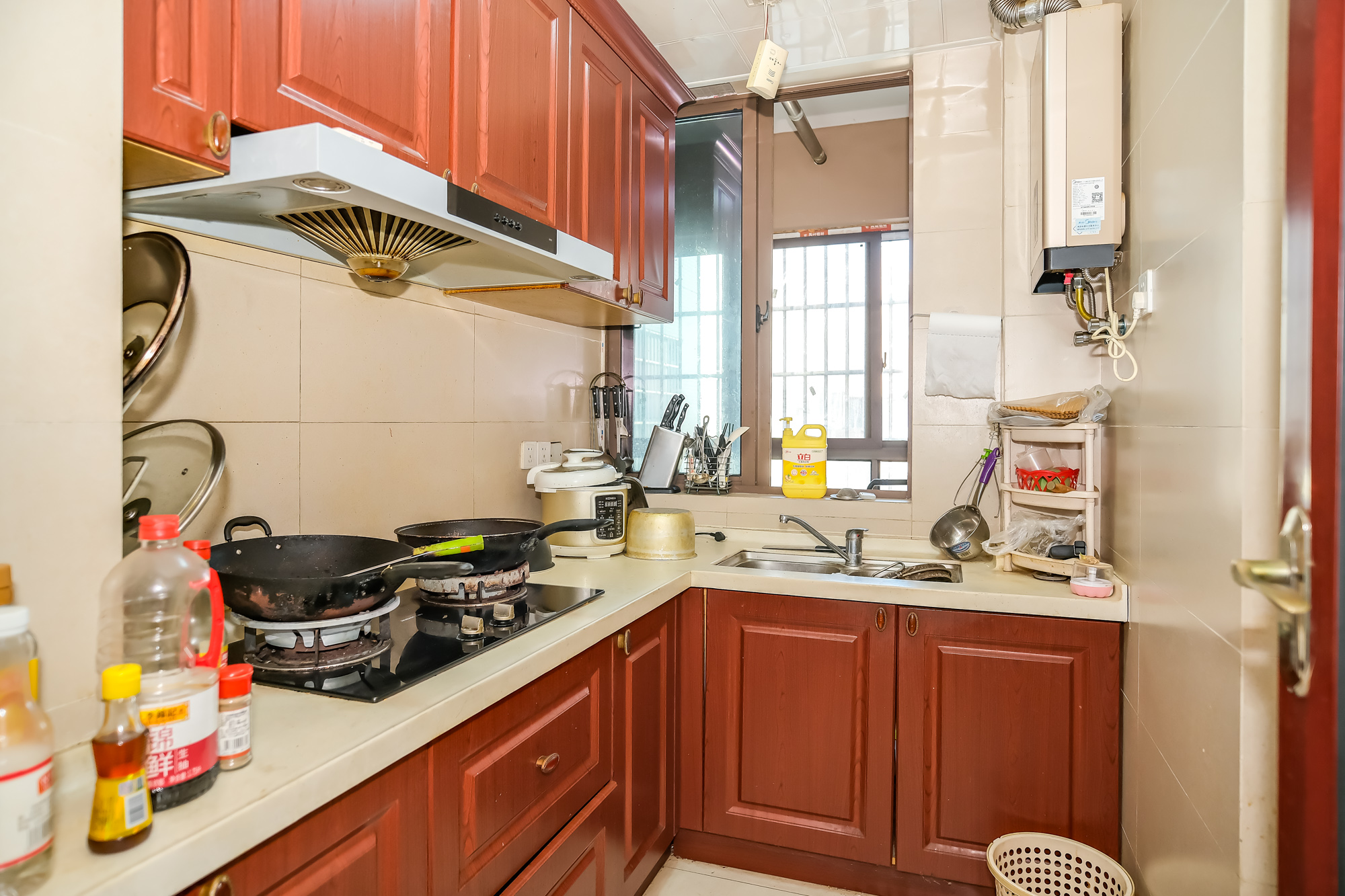 新长海广场  3室2厅1卫    54.8万厨房