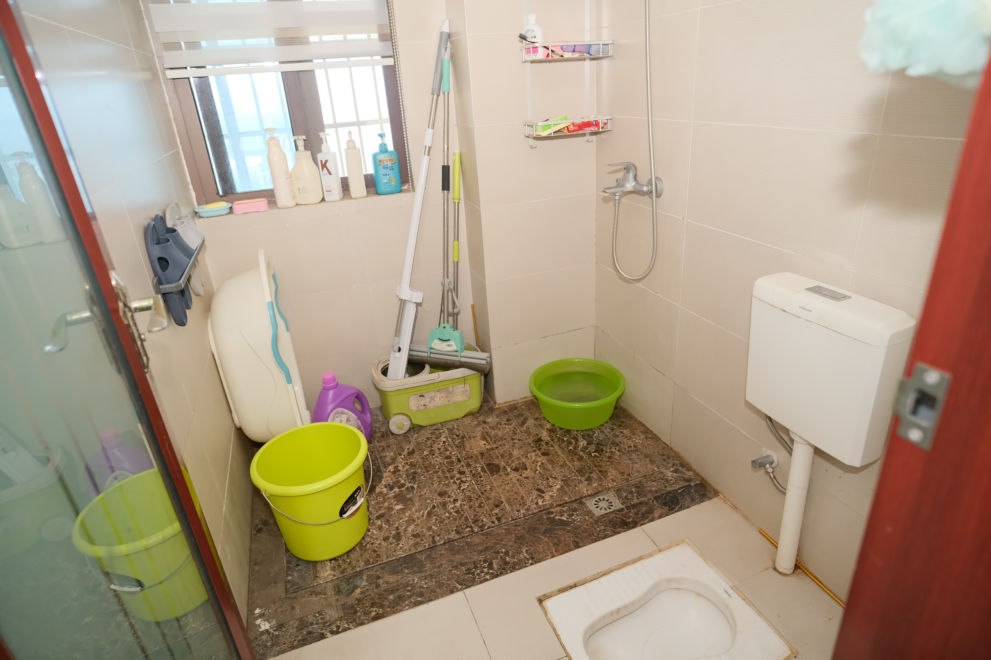 新长海广场  3室2厅1卫    54.8万卫生间