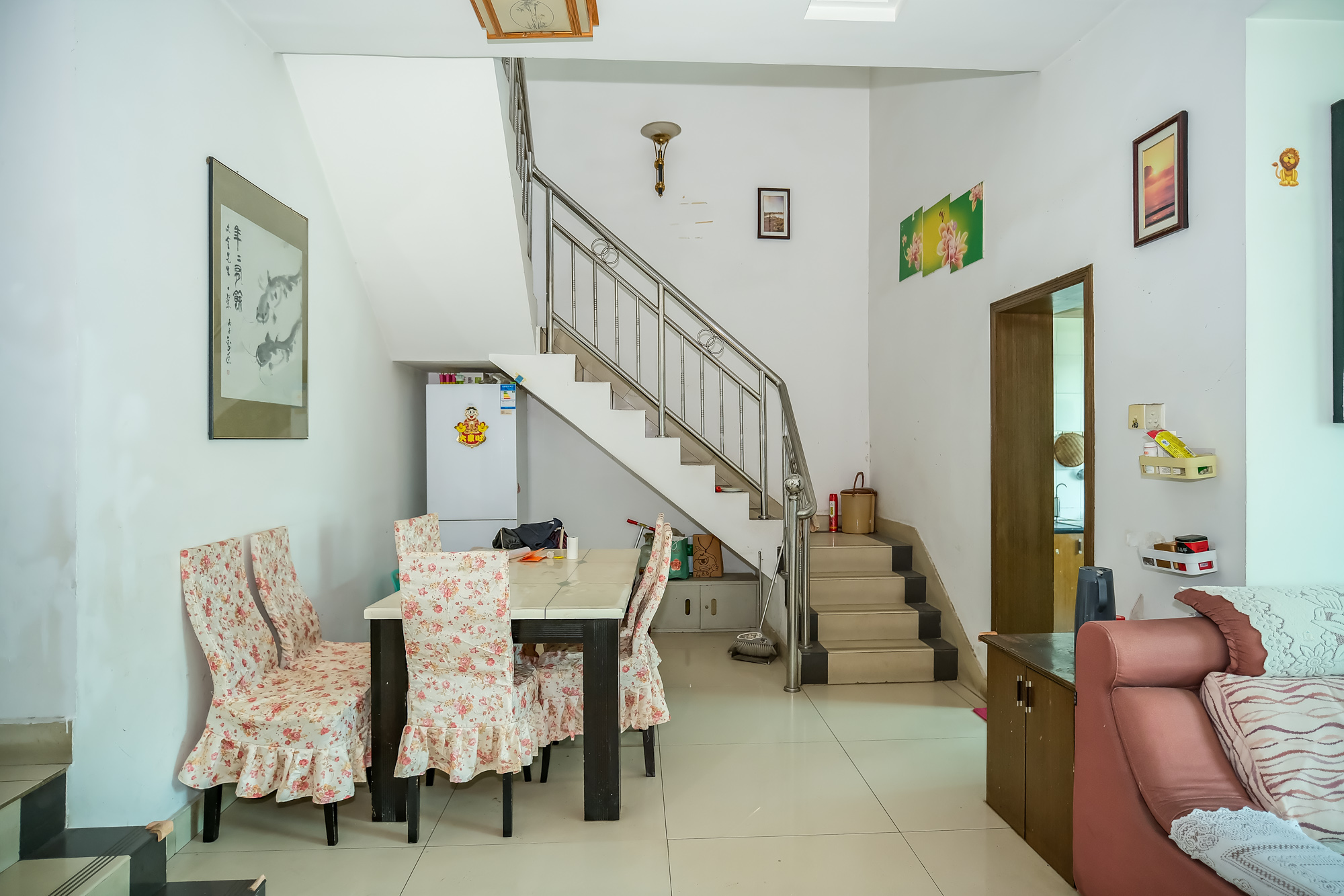 欣安小区 5室3厅3卫 83.0万 欣安小区 5室3厅3卫 83.0万客厅