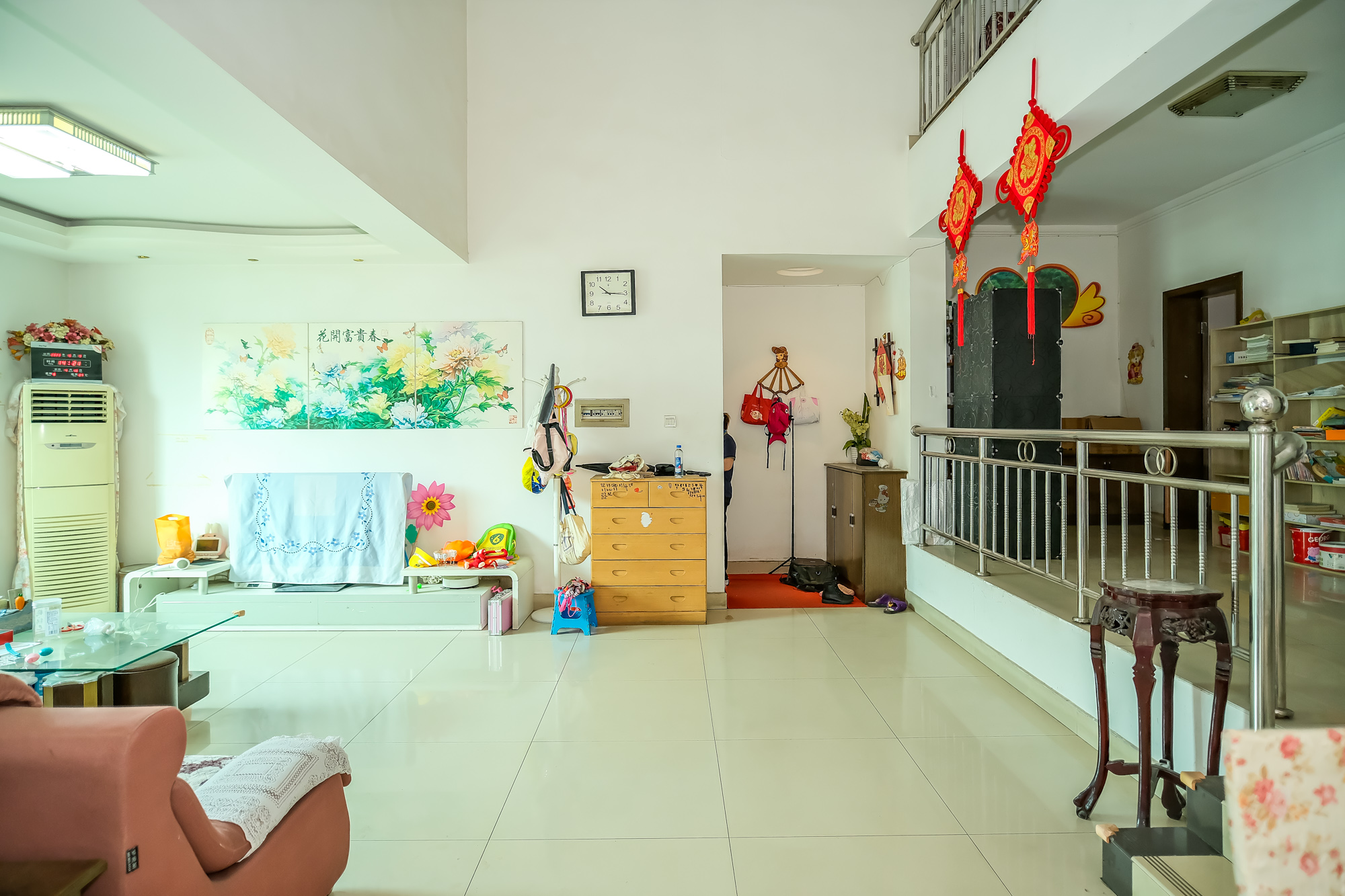 欣安小区 5室3厅3卫 83.0万 欣安小区 5室3厅3卫 83.0万客厅