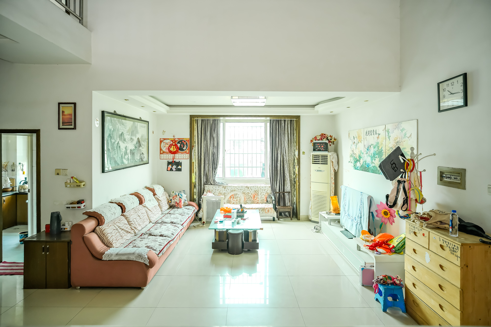 欣安小区 5室3厅3卫 83.0万 欣安小区 5室3厅3卫 83.0万客厅