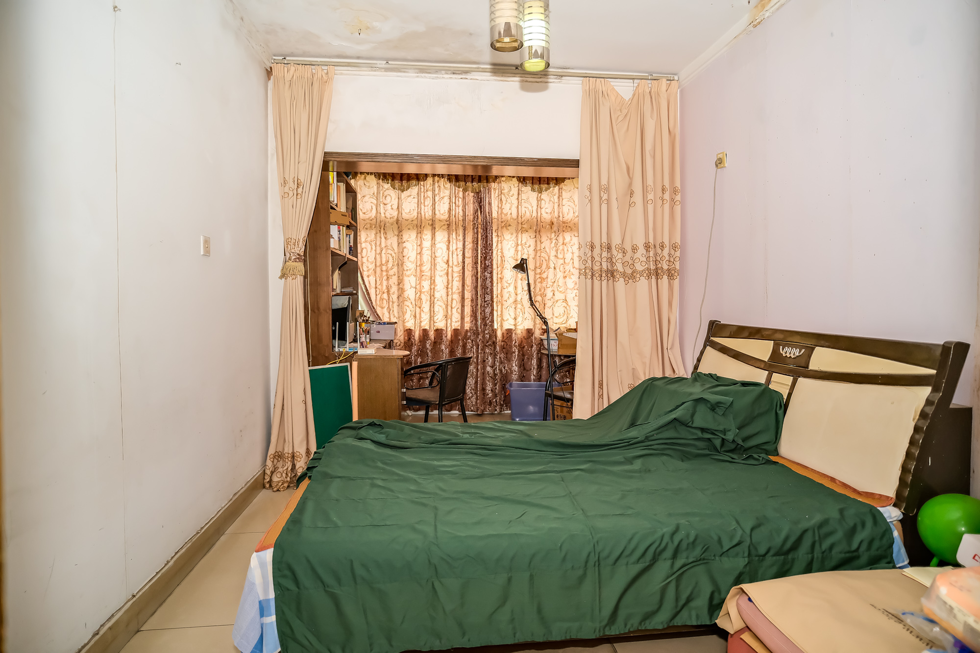 欣安小区 5室3厅3卫 83.0万 欣安小区 5室3厅3卫 83.0万卧室