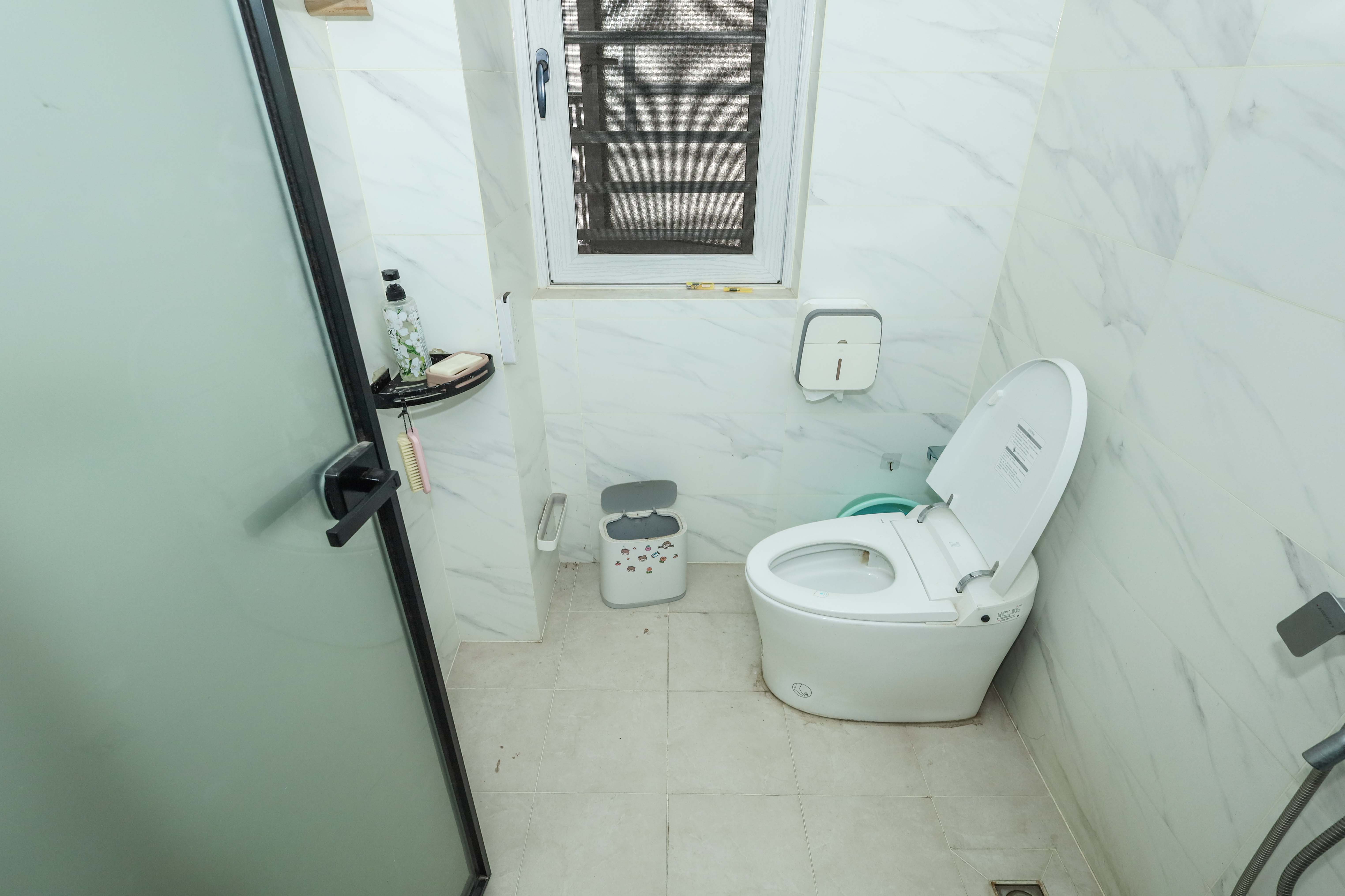 建发央著  3室2厅2卫    185.0万卫生间