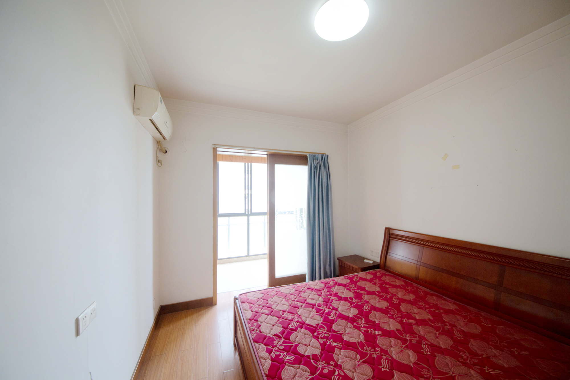 尚东紫郡  2室2厅1卫    77.0万 尚东紫郡  2室2厅1卫    77.0万卧室