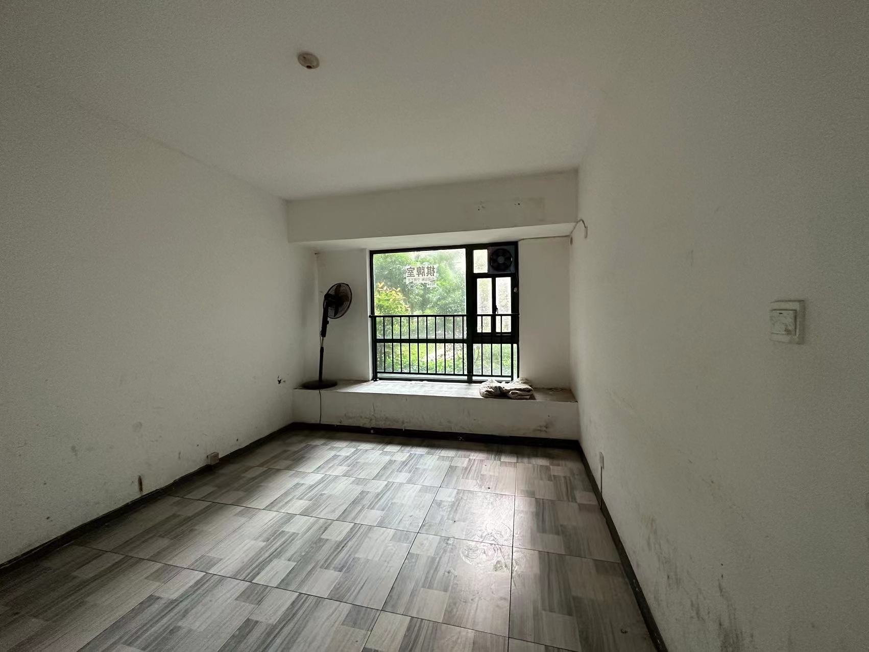 日盛山湖城 3室2厅1卫 40.0万 日盛山湖城 3室2厅1卫 40.0万室内图