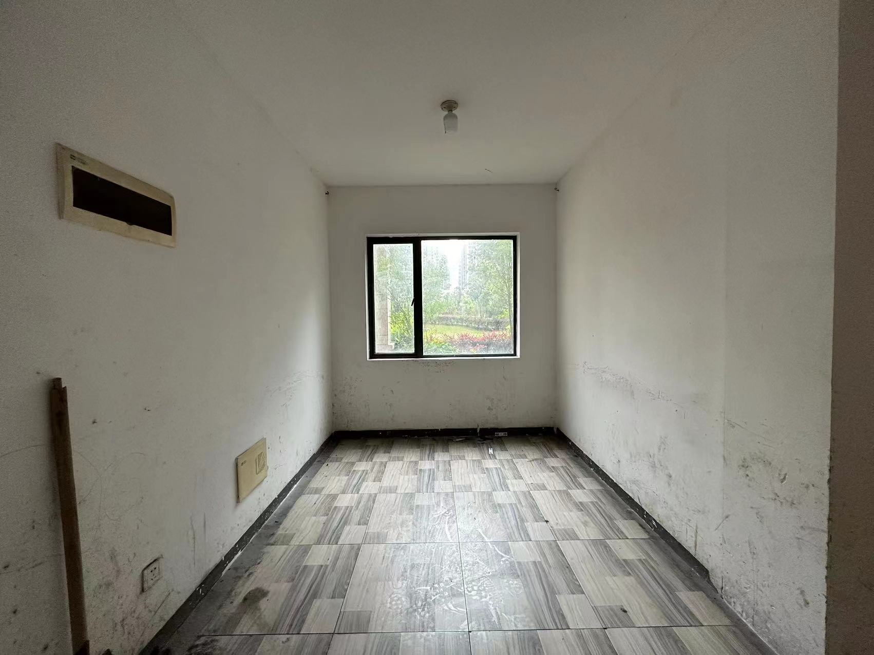 日盛山湖城 3室2厅1卫 40.0万 日盛山湖城 3室2厅1卫 40.0万室内图