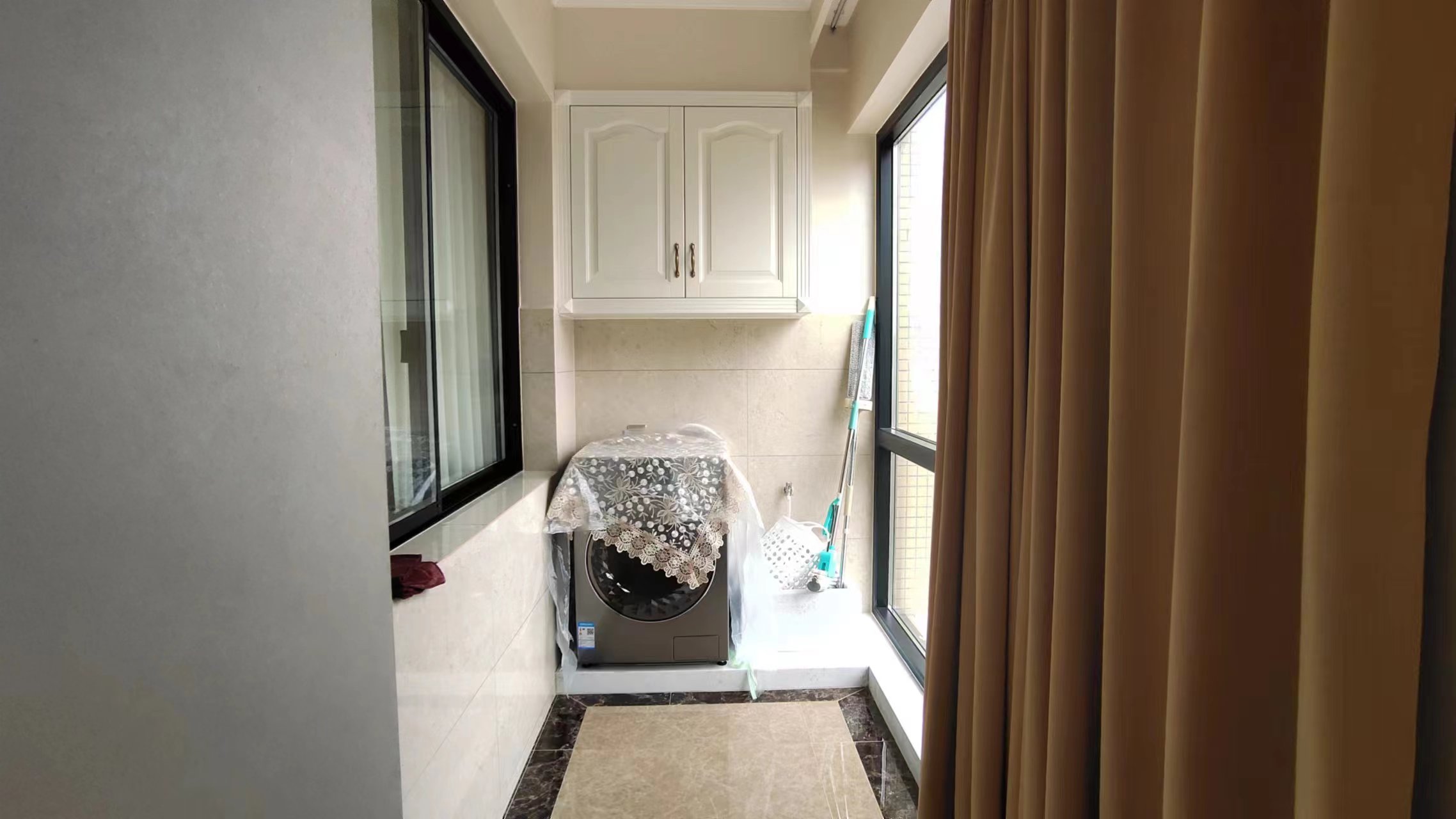 奥园广场  3室2厅1卫    105.0万 奥园广场  3室2厅1卫    105.0万室内图