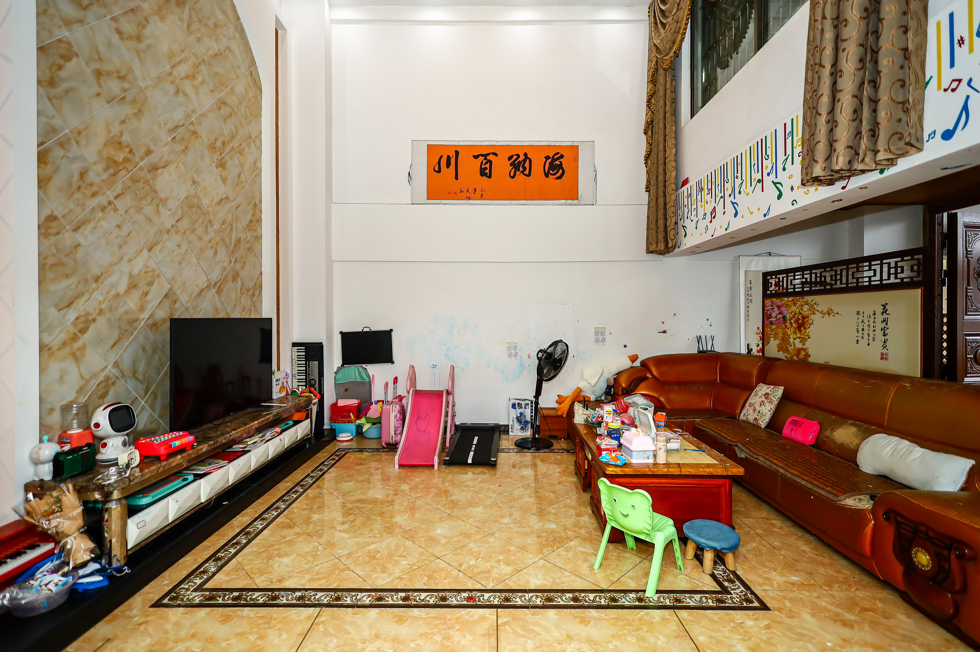 南国嘉苑 4室2厅2卫 125.0万 南国嘉苑 4室2厅2卫 125.0万客厅