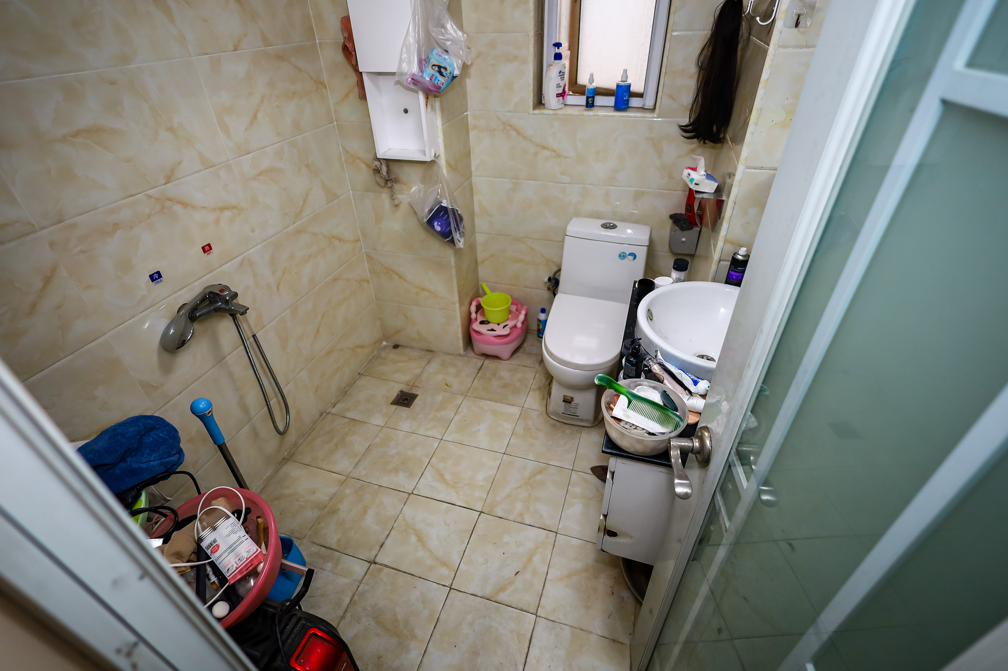 南国嘉苑 4室2厅2卫 125.0万 南国嘉苑 4室2厅2卫 125.0万卫生间