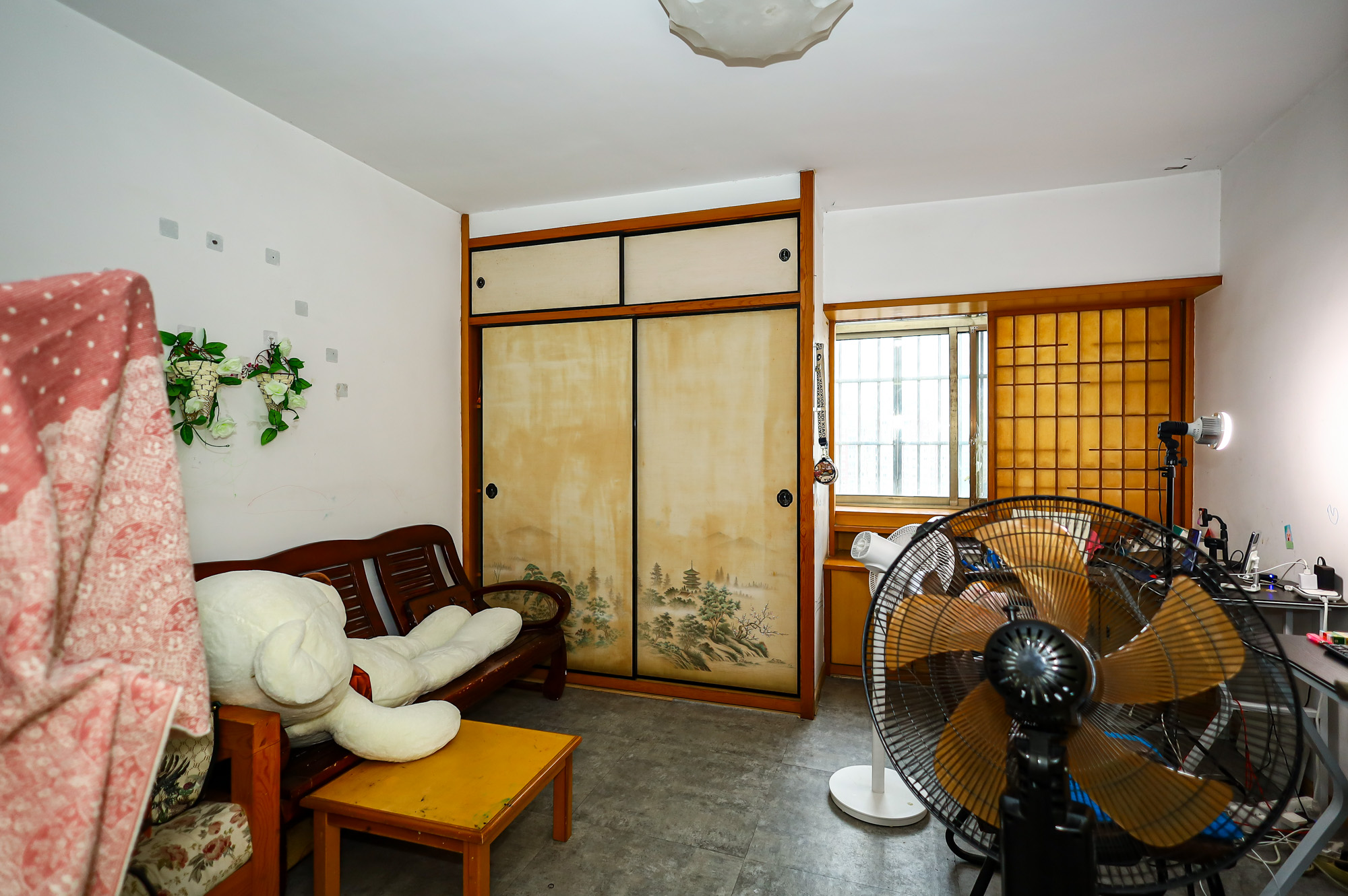 南国嘉苑 4室2厅2卫 125.0万 南国嘉苑 4室2厅2卫 125.0万卧室