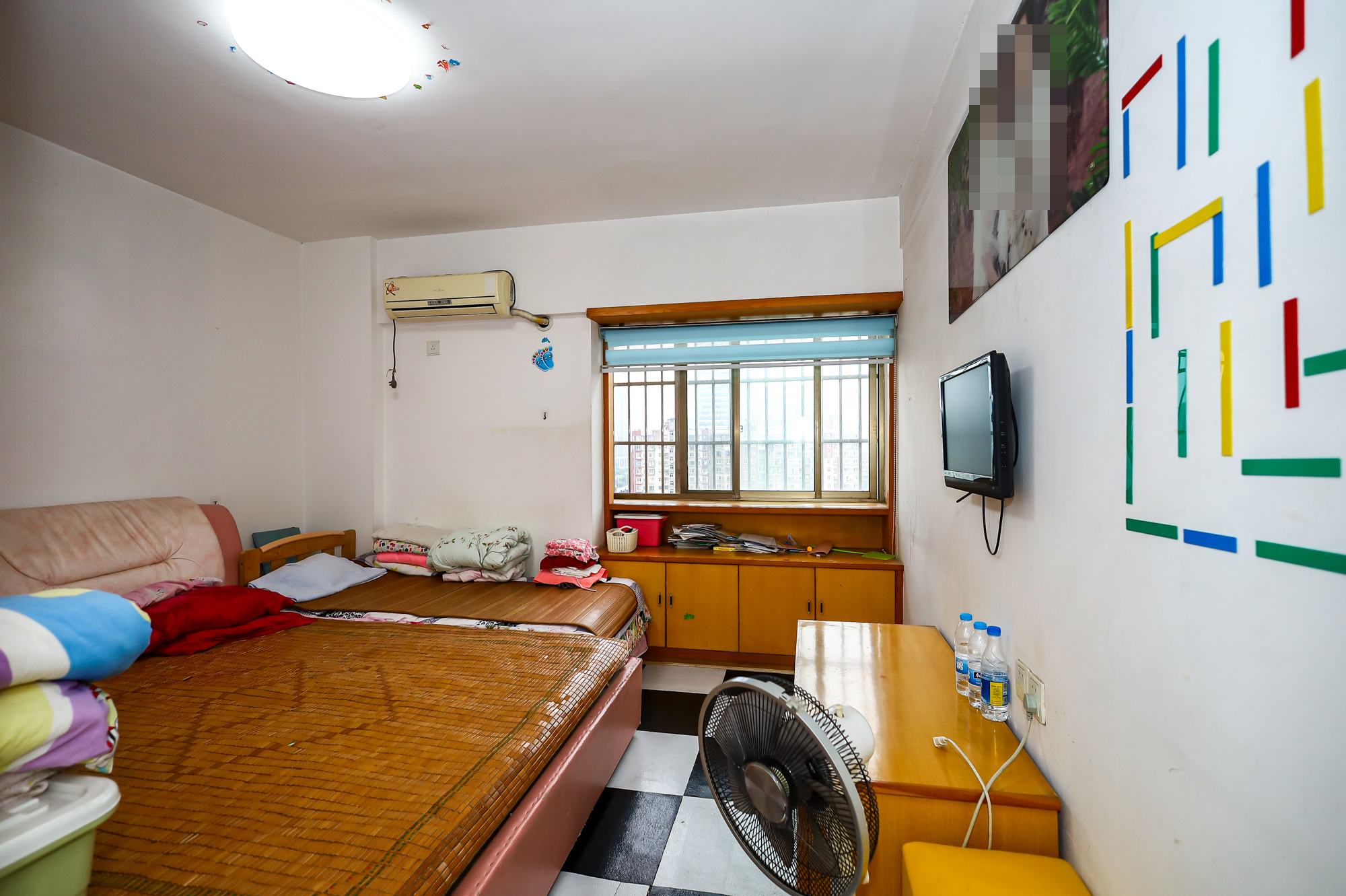 南国嘉苑 4室2厅2卫 125.0万 南国嘉苑 4室2厅2卫 125.0万卧室