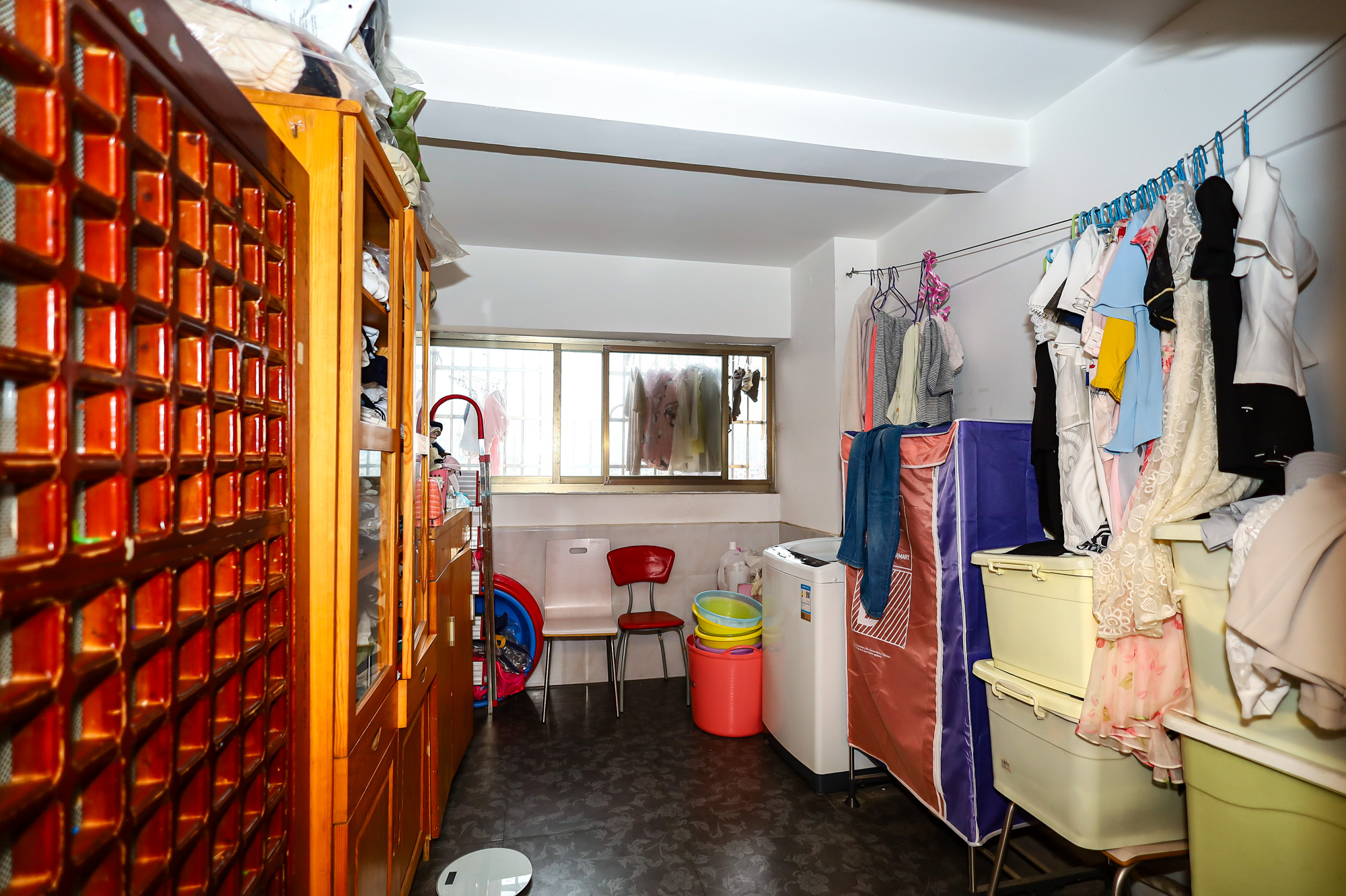 南国嘉苑 4室2厅2卫 125.0万 南国嘉苑 4室2厅2卫 125.0万阳台