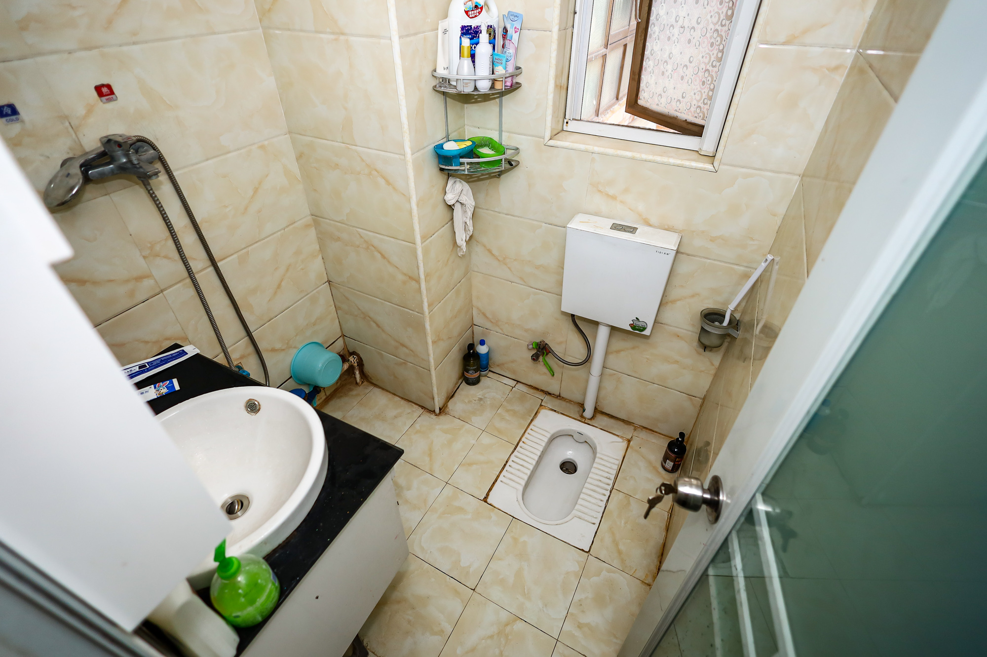 南国嘉苑 4室2厅2卫 125.0万 南国嘉苑 4室2厅2卫 125.0万卫生间