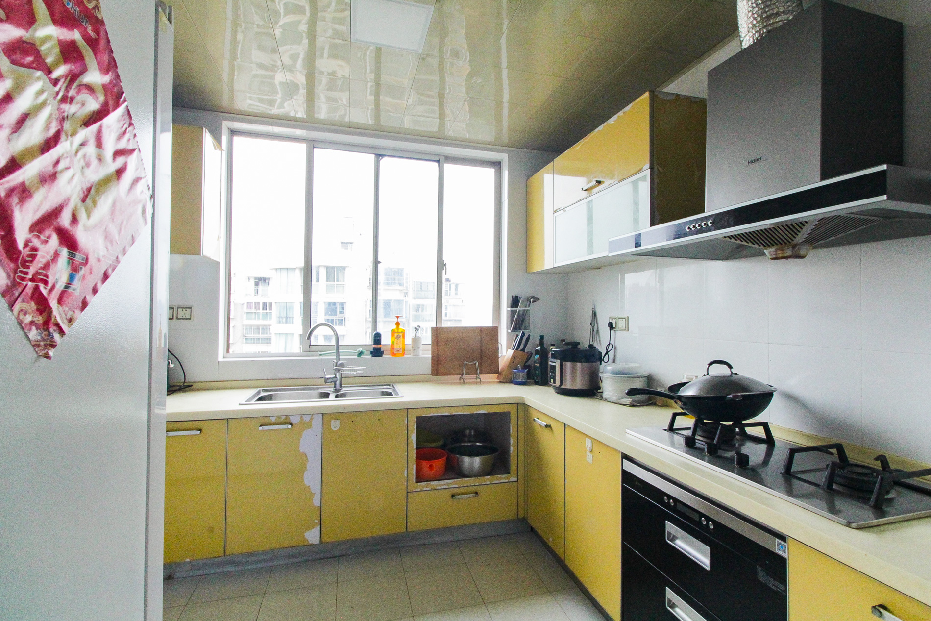 中建桂苑  4室2厅2卫   150.00万厨房