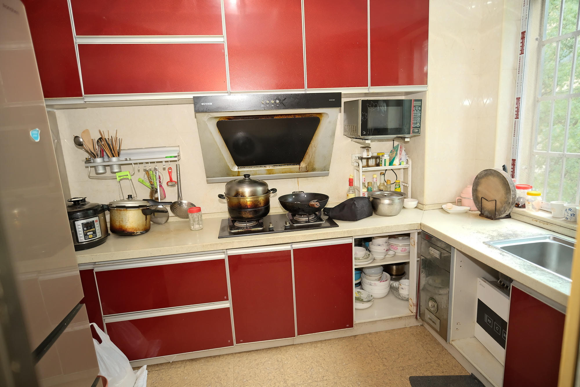 红树湾  4室2厅2卫    98.0万 红树湾  4室2厅2卫    98.0万厨房