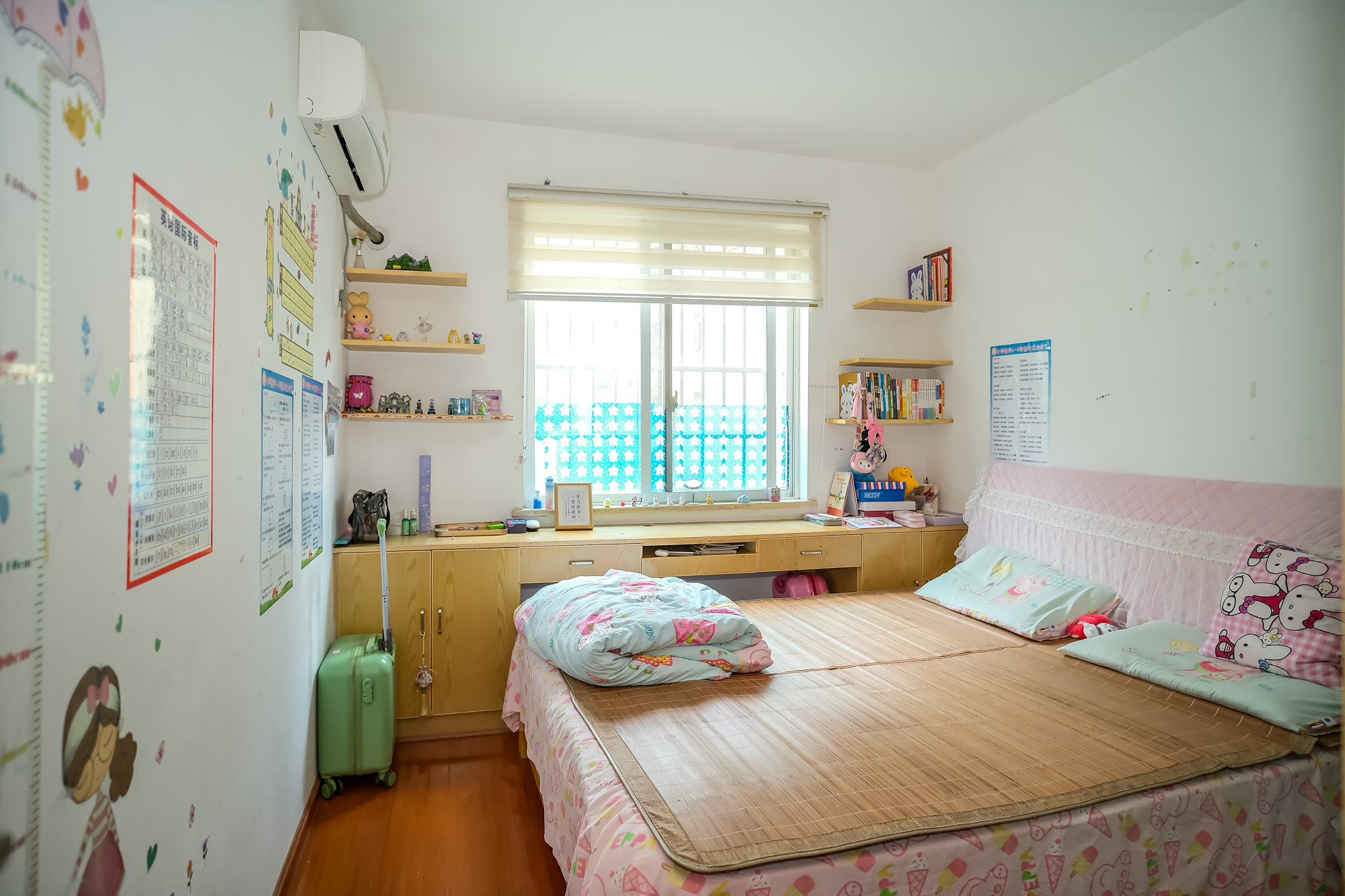 红树湾  4室2厅2卫    98.0万 红树湾  4室2厅2卫    98.0万卧室